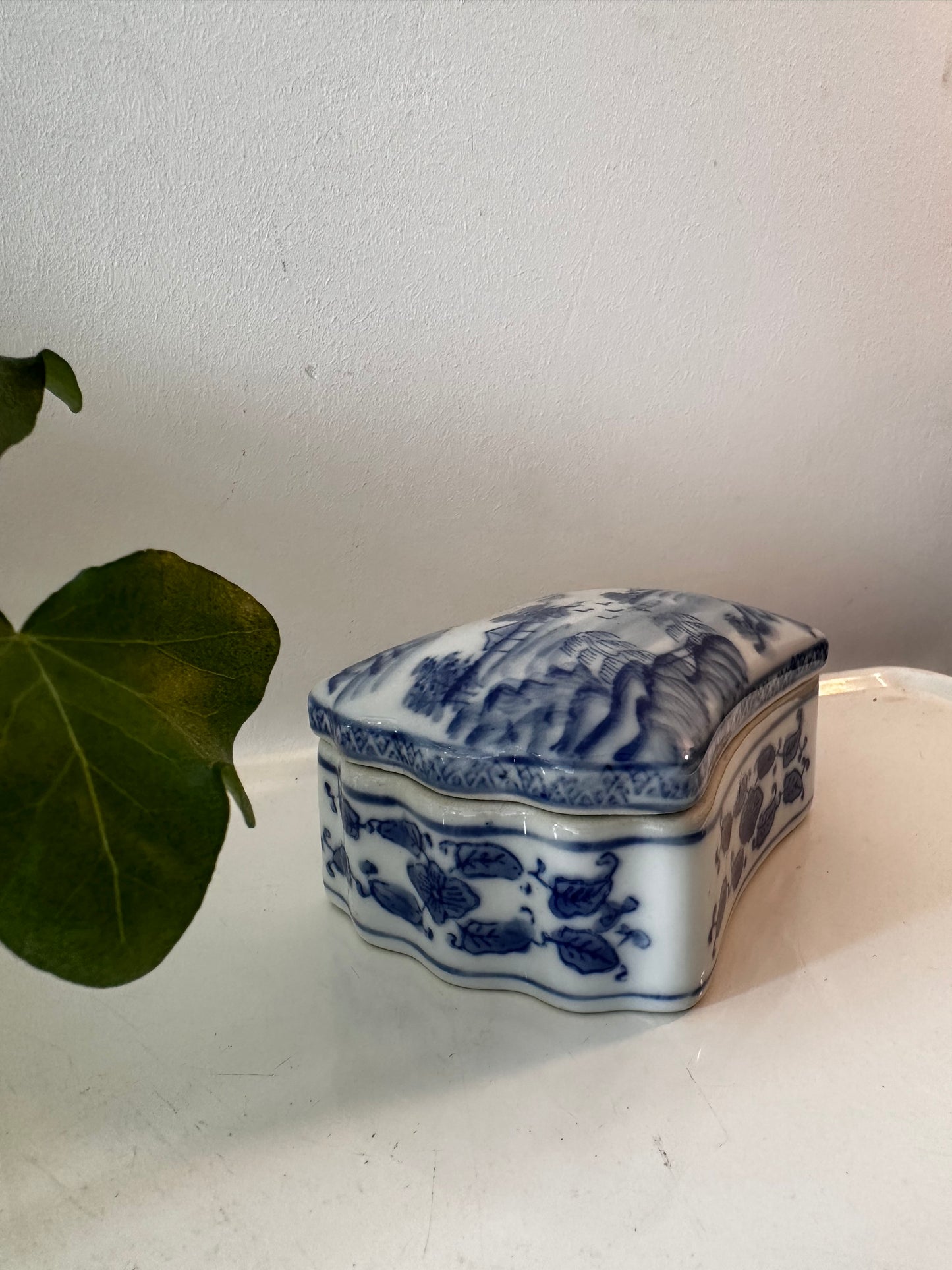 Porselein bewaardoosje