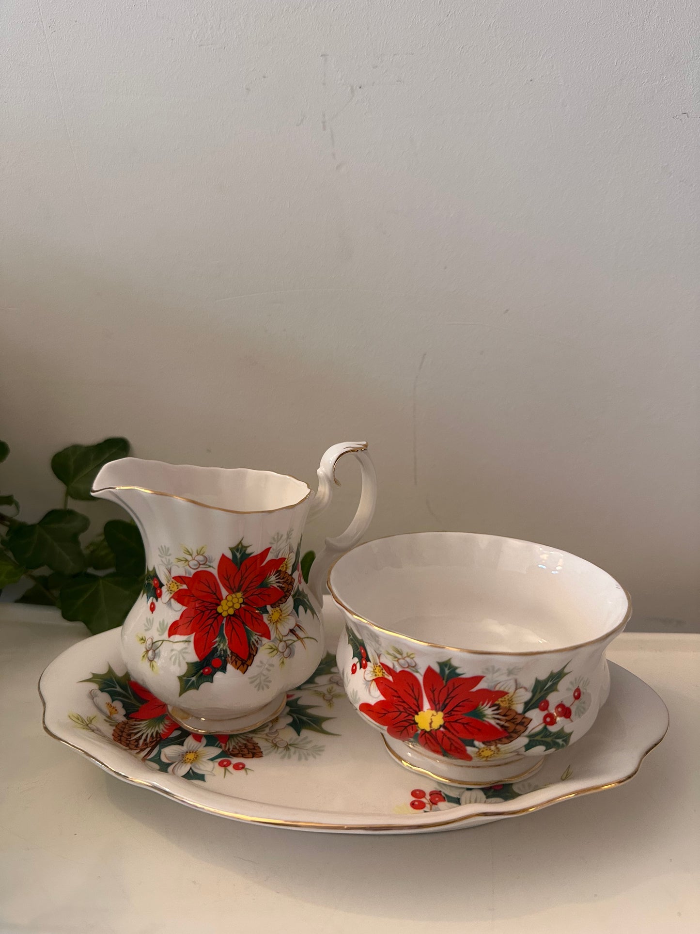 Royal Albert melk en suiker setje kerstthema