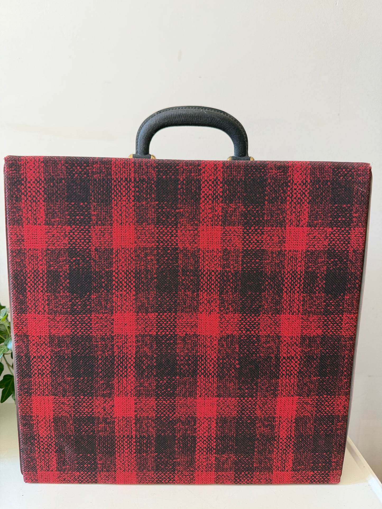 Elpee lp koffer jaren 70 zwart rood geruit