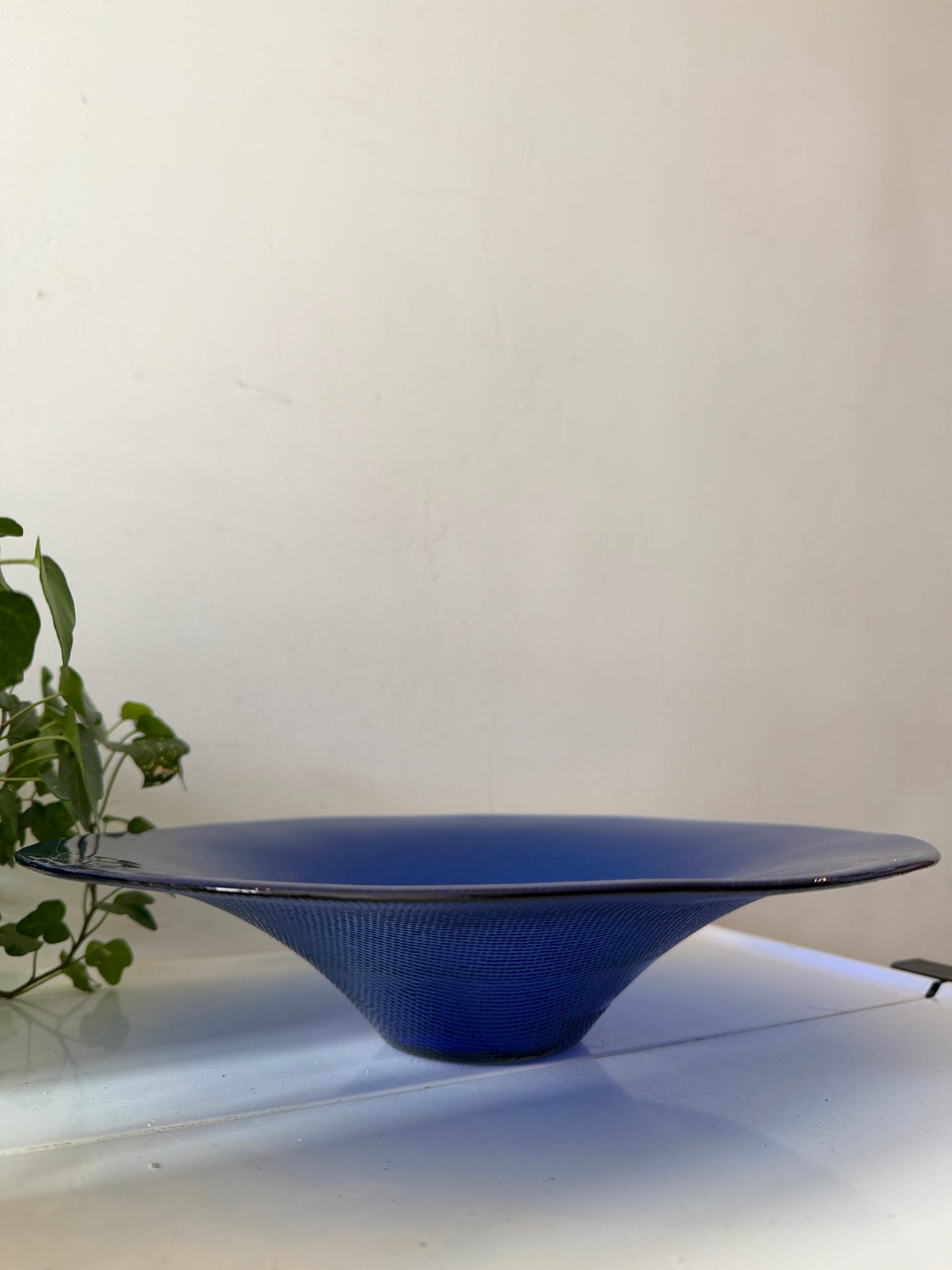 Vintage blauwe schaal