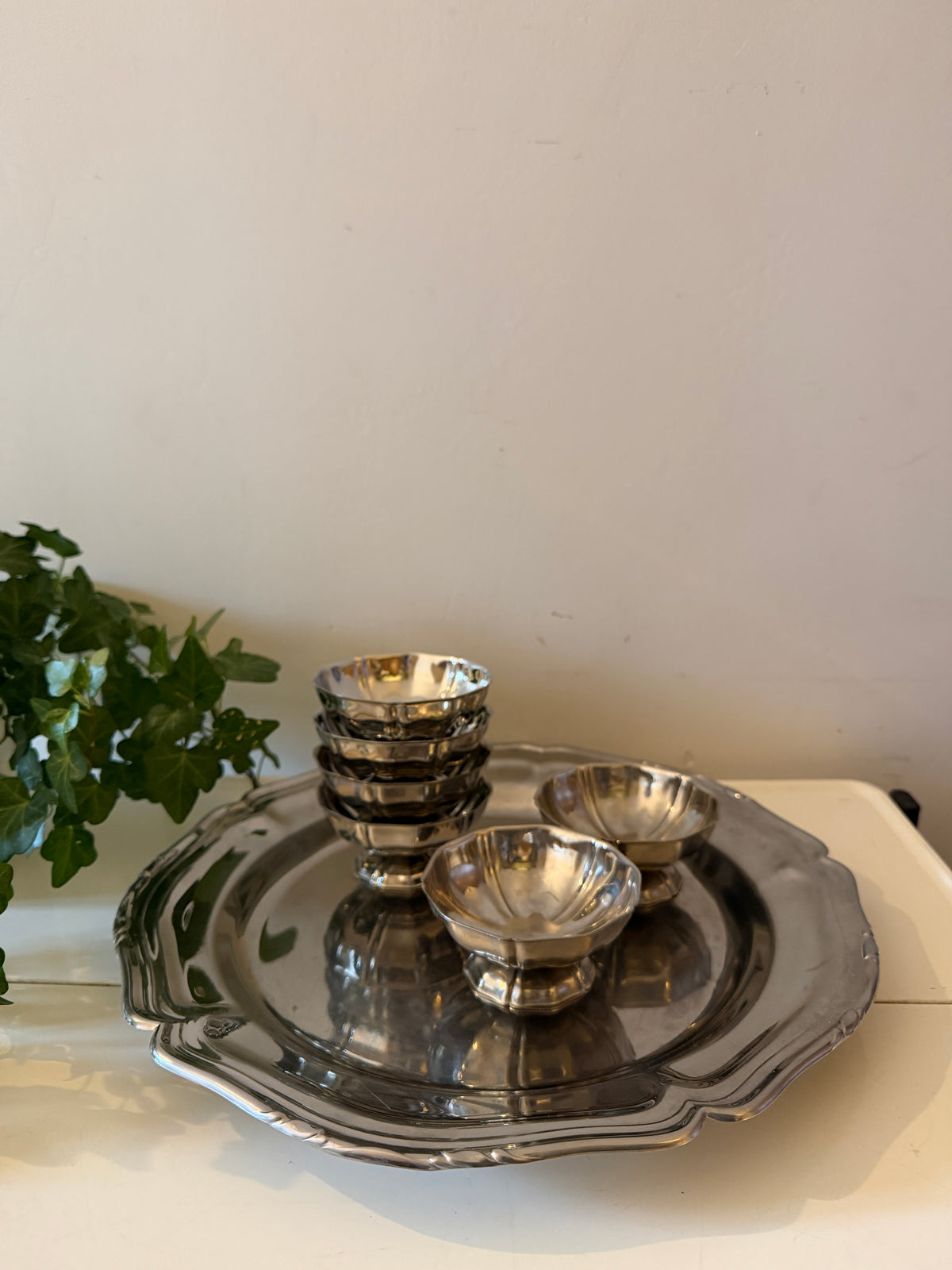 Set van 6 Chrome coupes en serveerschaal