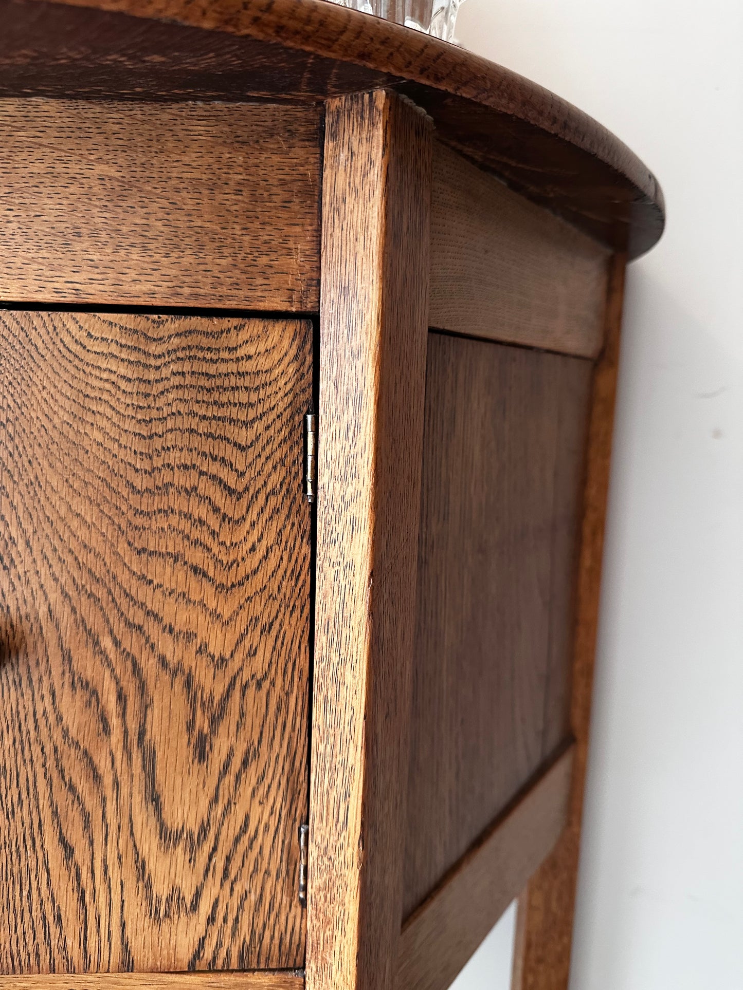 Jaren 70 kastje bijzettafeltje