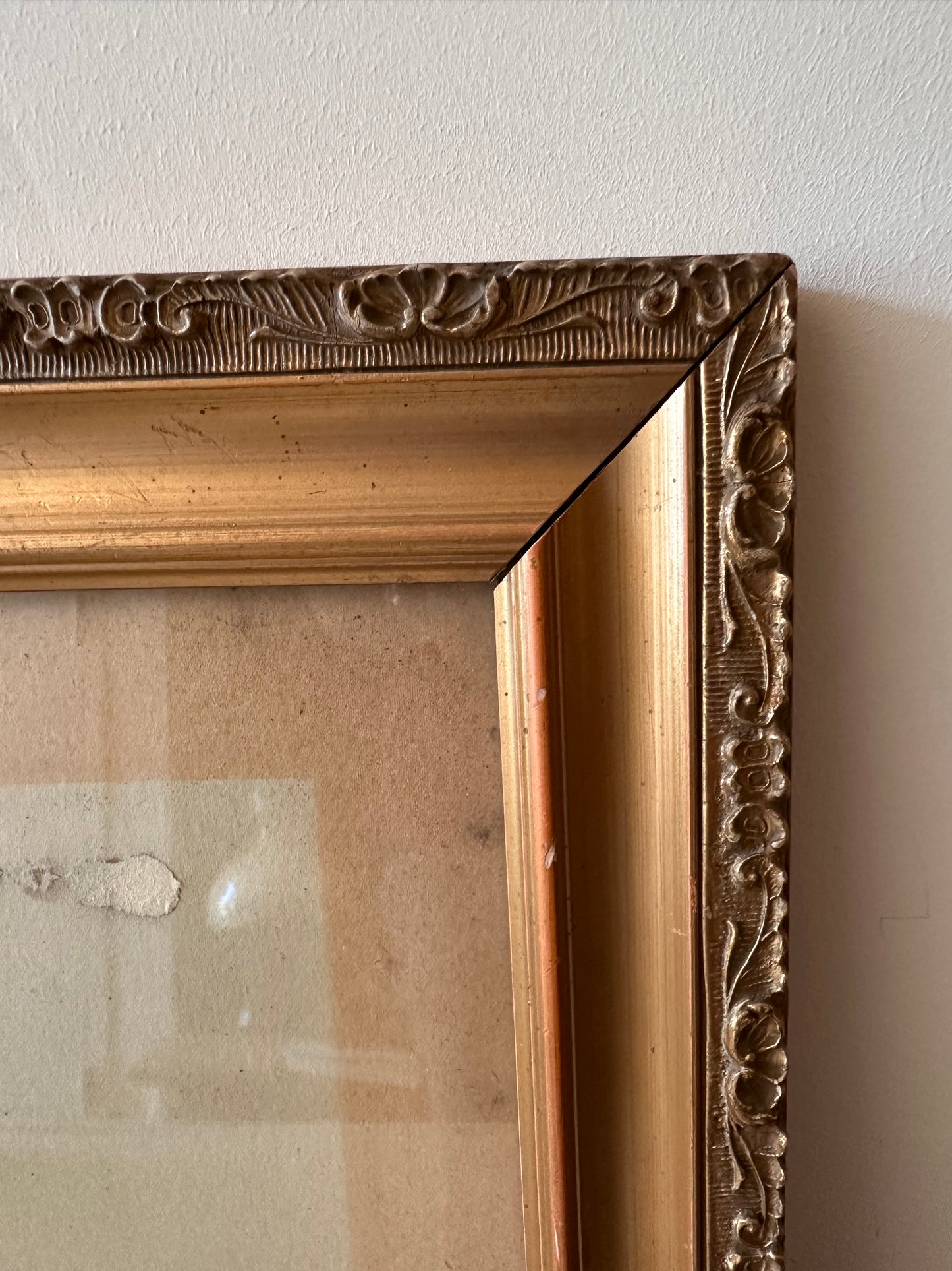 Brocante goudkleurige lijst