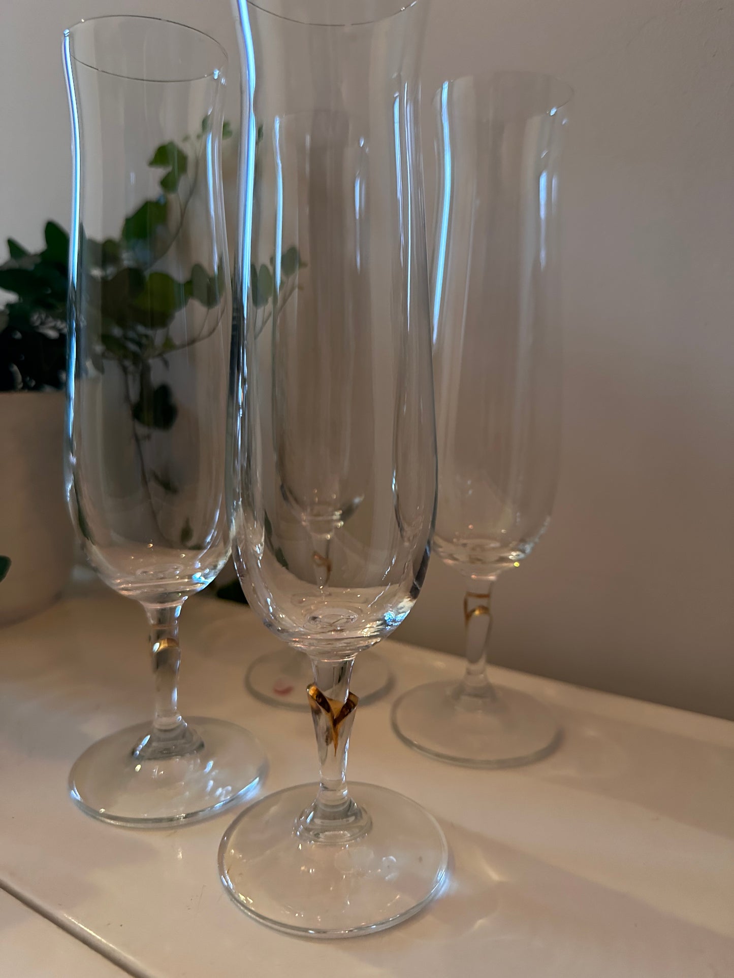 Hoge kristallen vintage champagne glazen