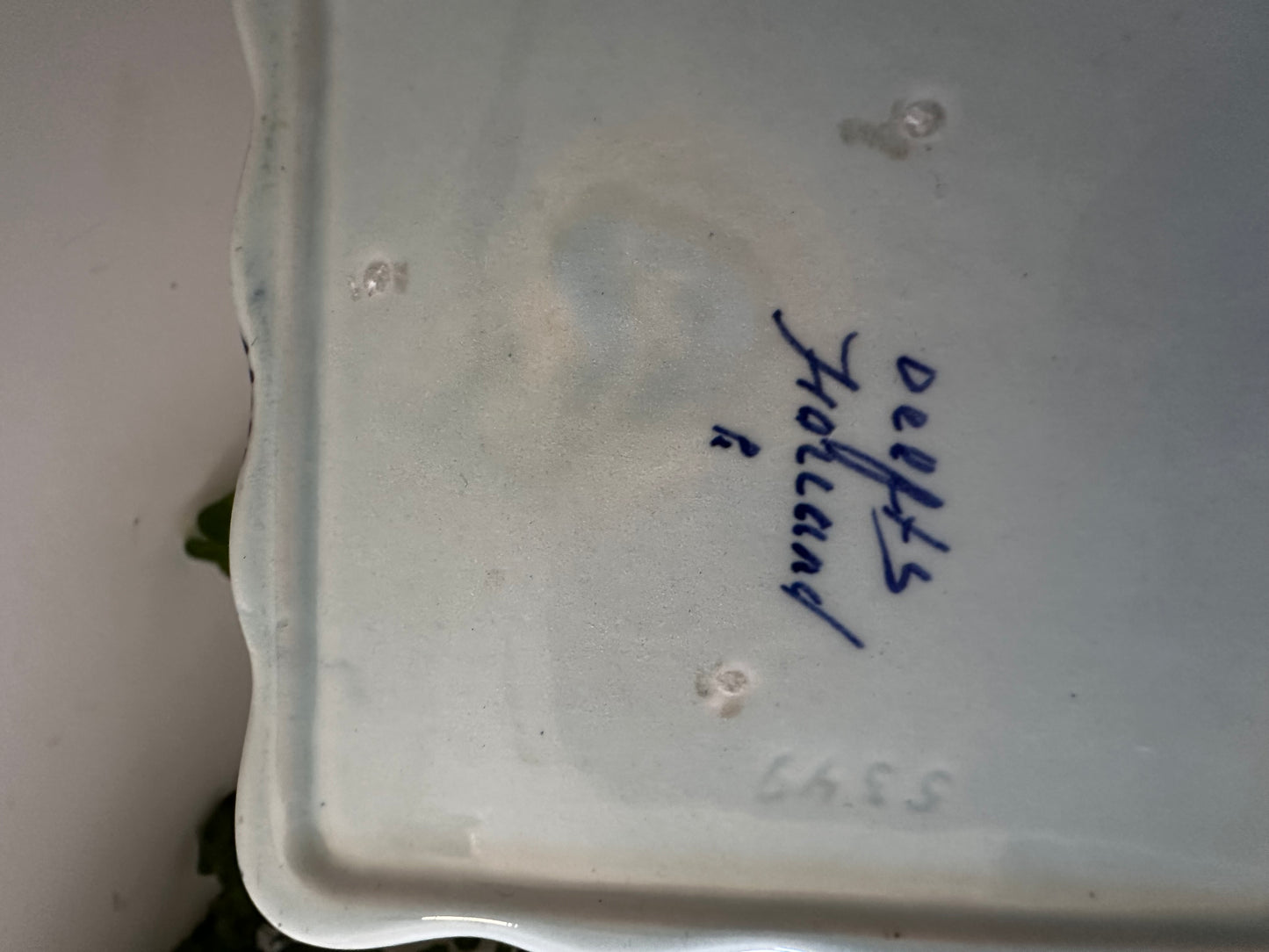 Delft blauw porseleinen doosje gemerkt