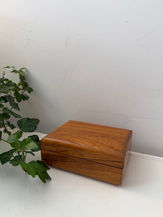Houten bewaardoosje