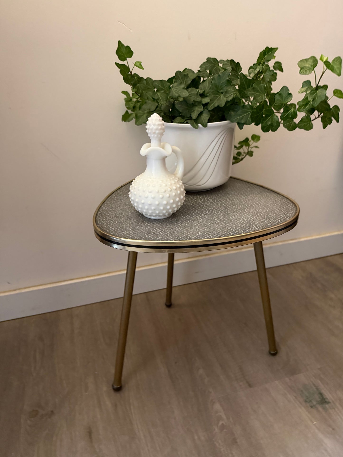 Jaren 50/60 bijzettafel formica