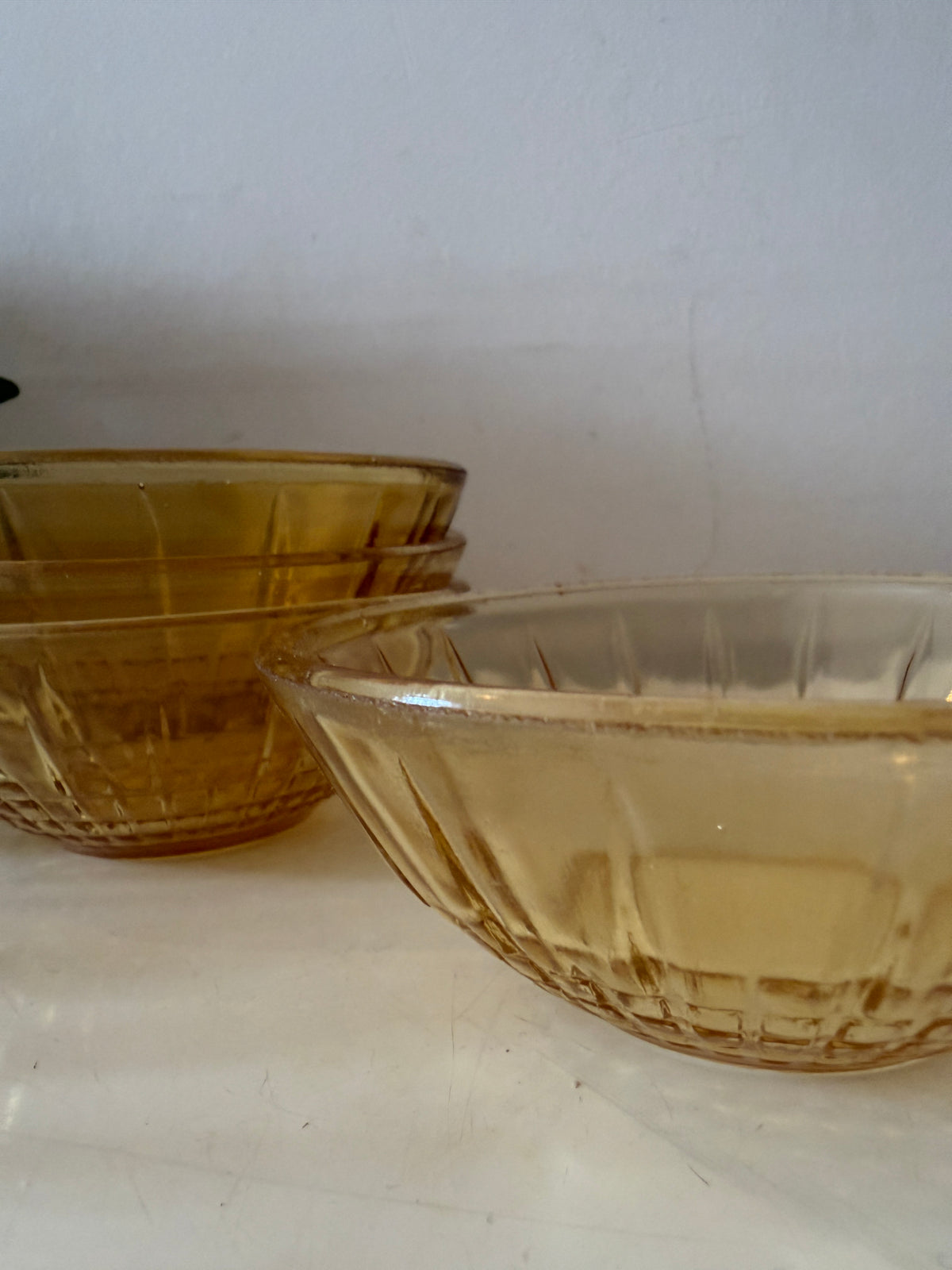Set van 4 Amberkleurige schaaltjes