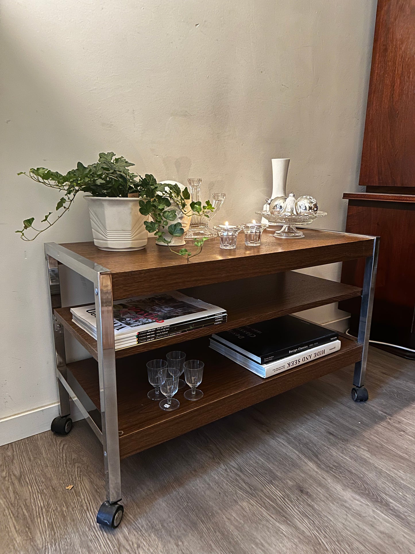 Jaren 70 vintage bijzettafel serveerwagen