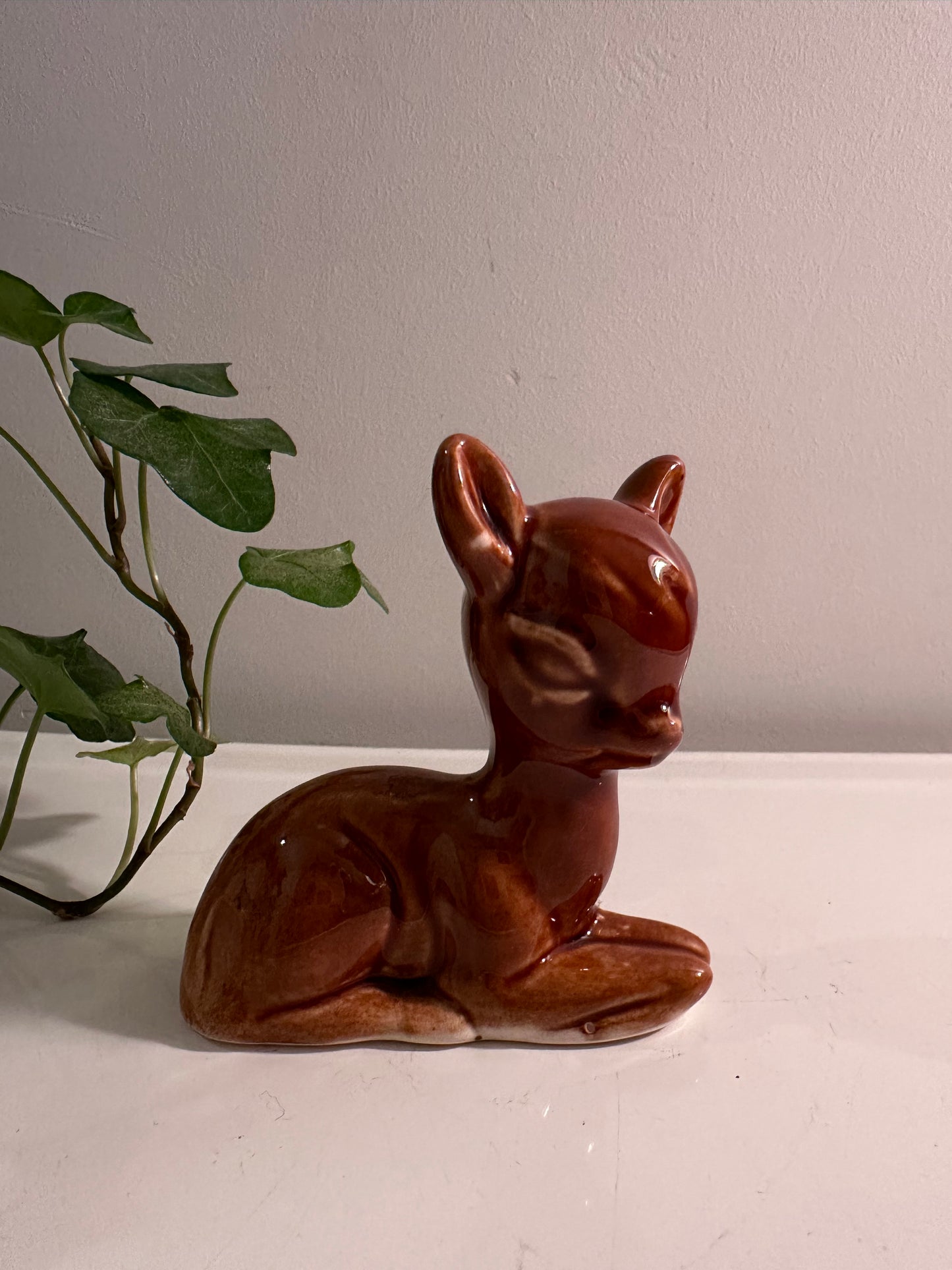 Porseleinen vintage beeldje hertje