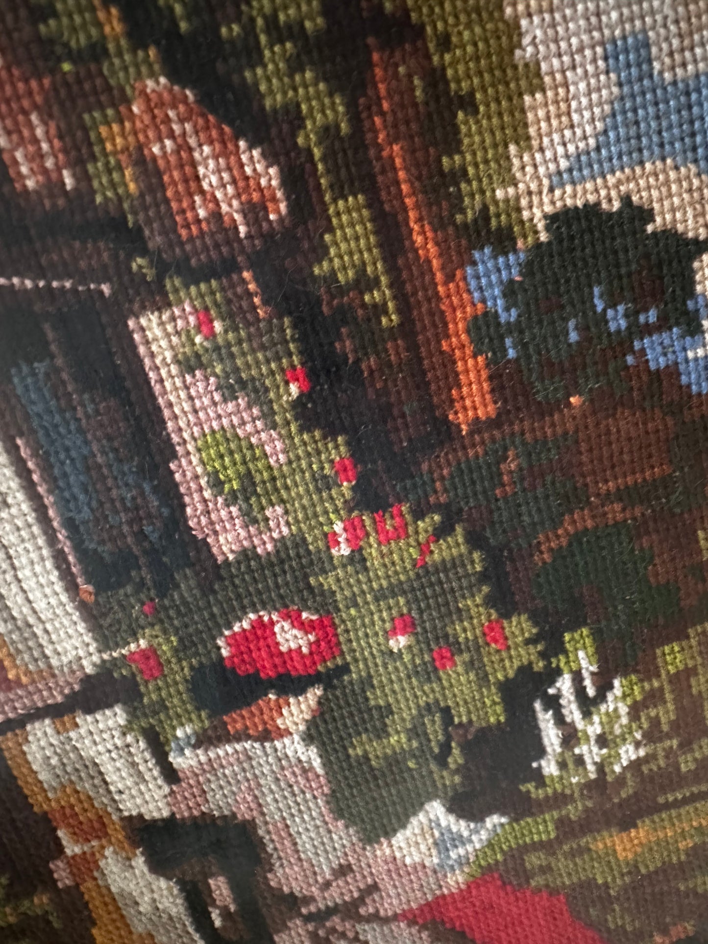 Borduurwerk in brocante lijst