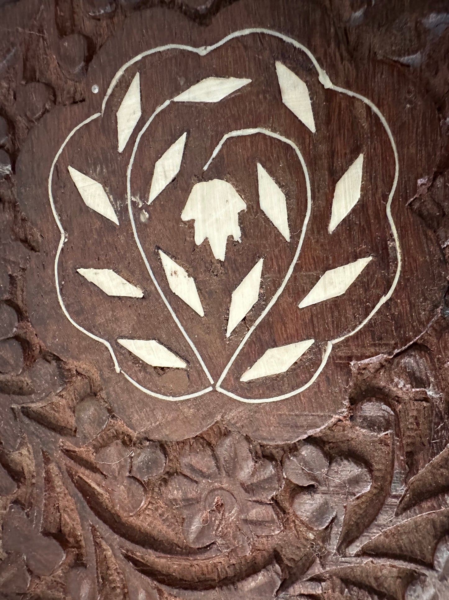 Houten bewaardoosje met been inleg