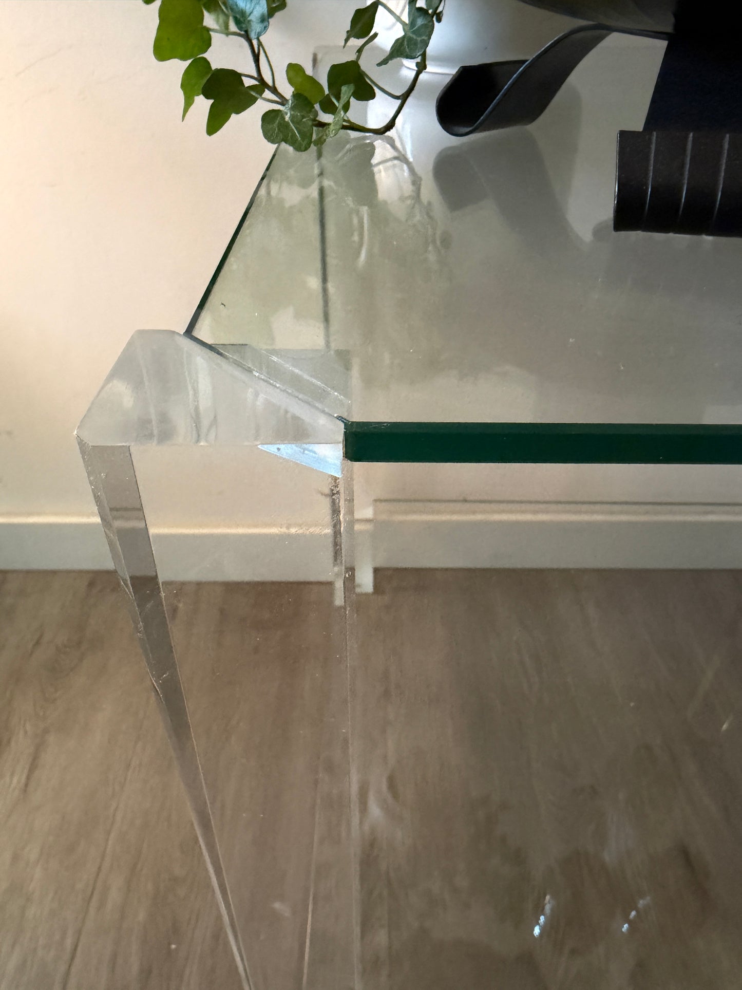 Lucite bijzettafel