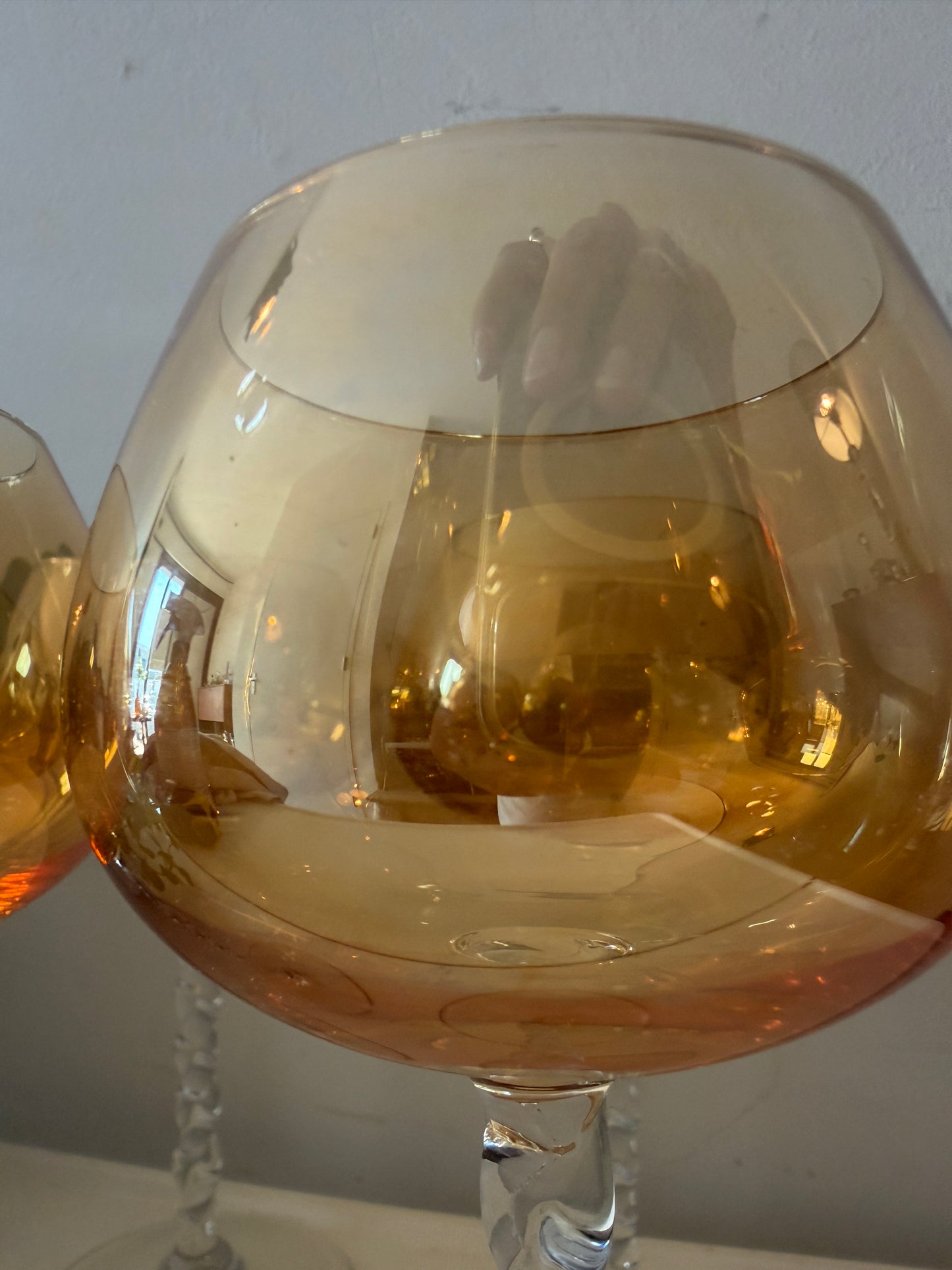 Jaren 30/50 amberkleurige wijnglazen