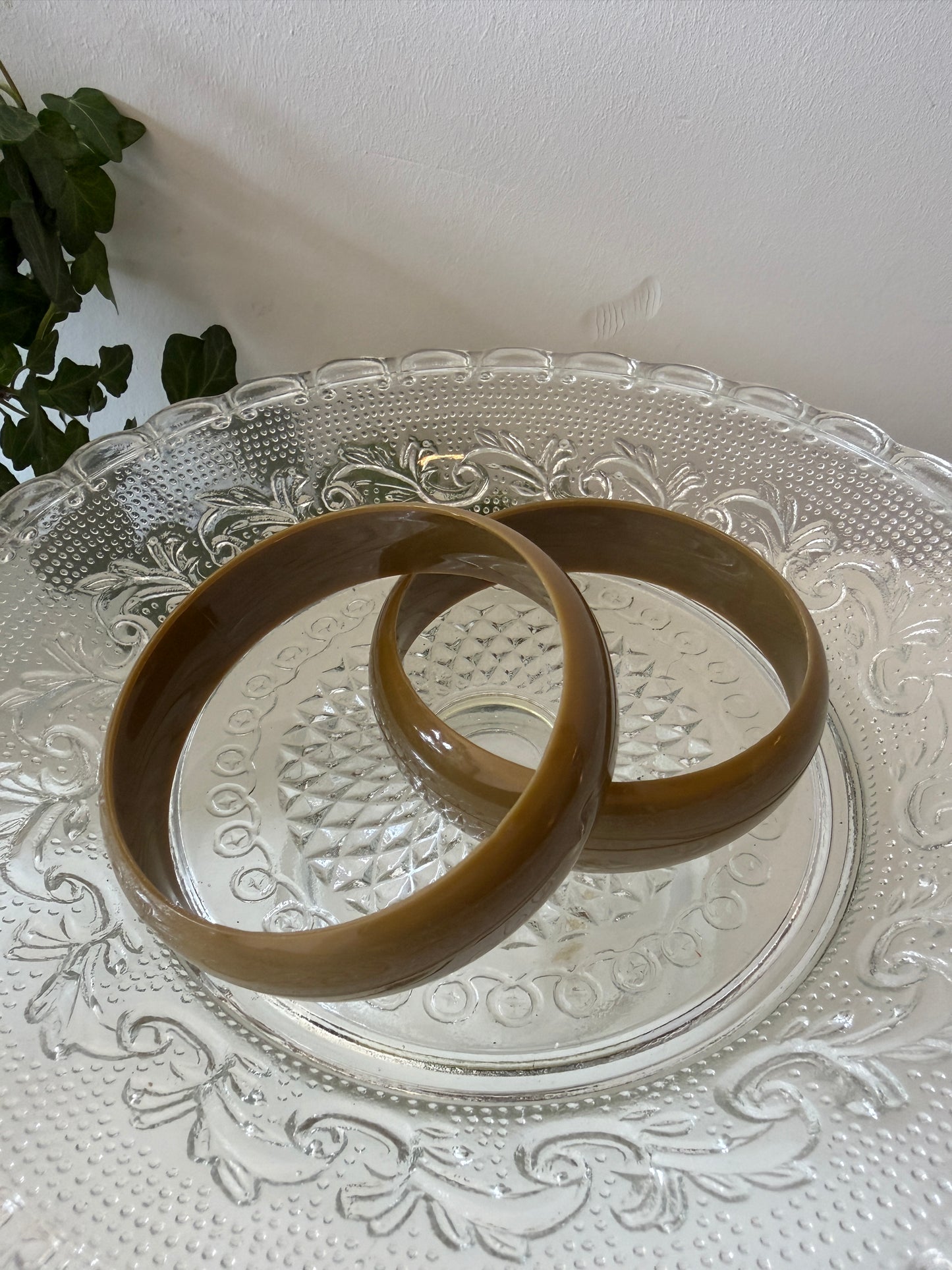 Set van 2 olijfgroene armbanden
