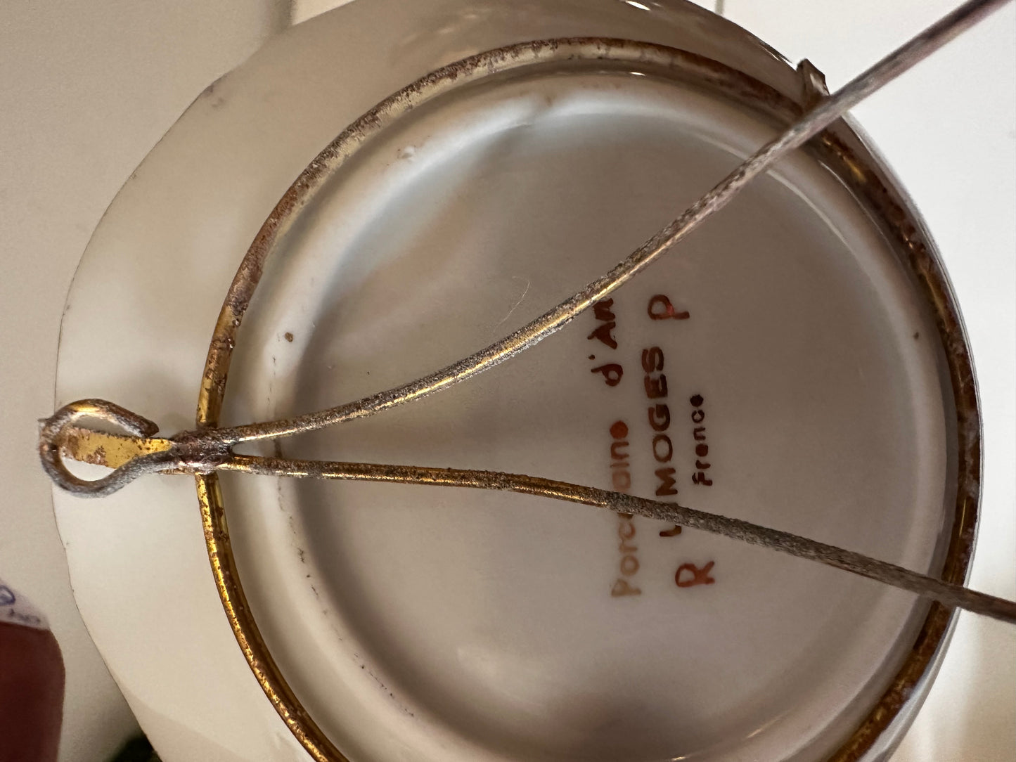 Limoges bordje op standaard