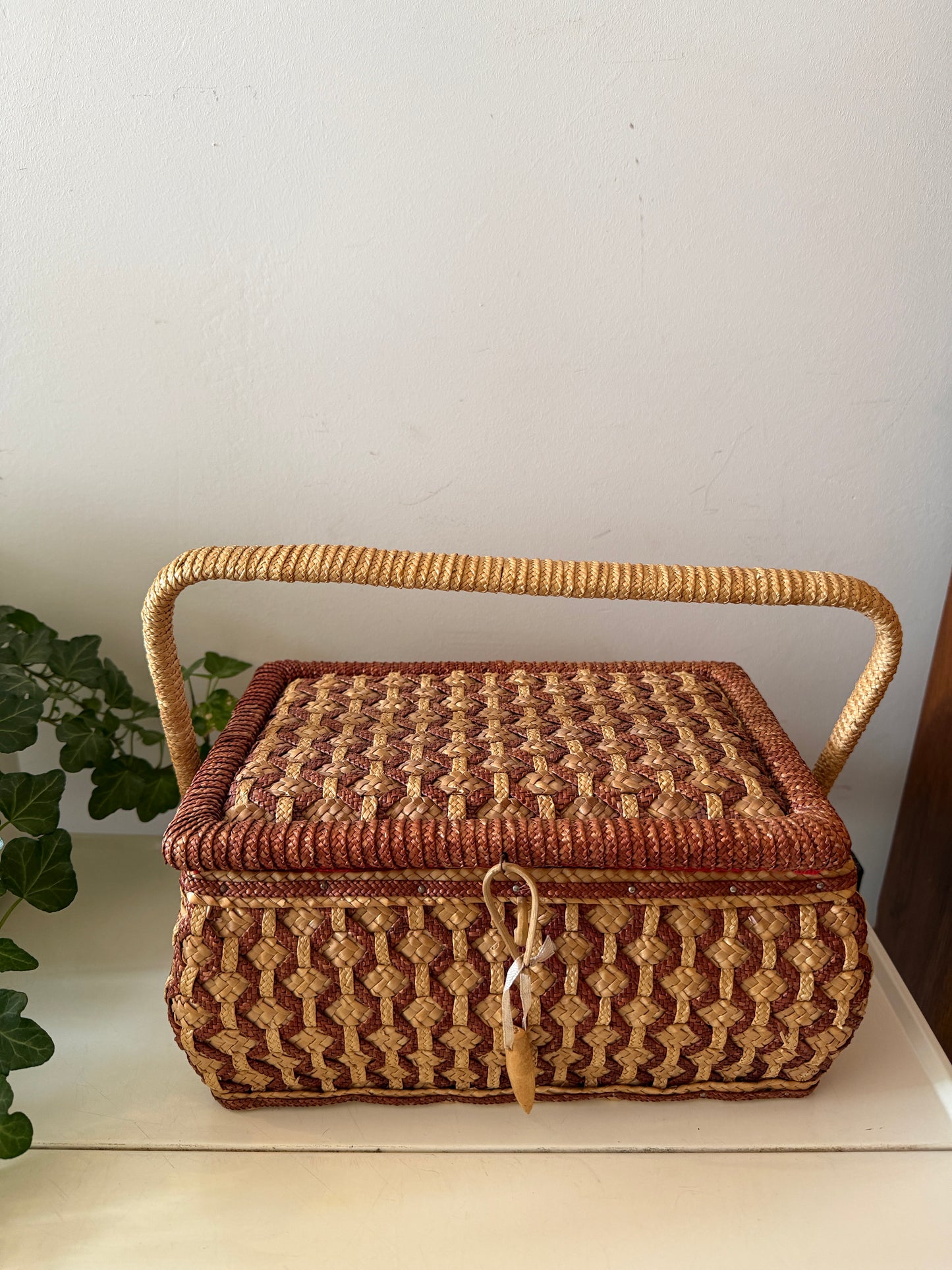 Rieten vintage opbergmand