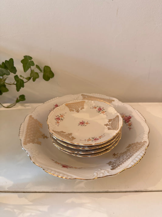 Serveerbord met kleine bordjes romantisch vintage