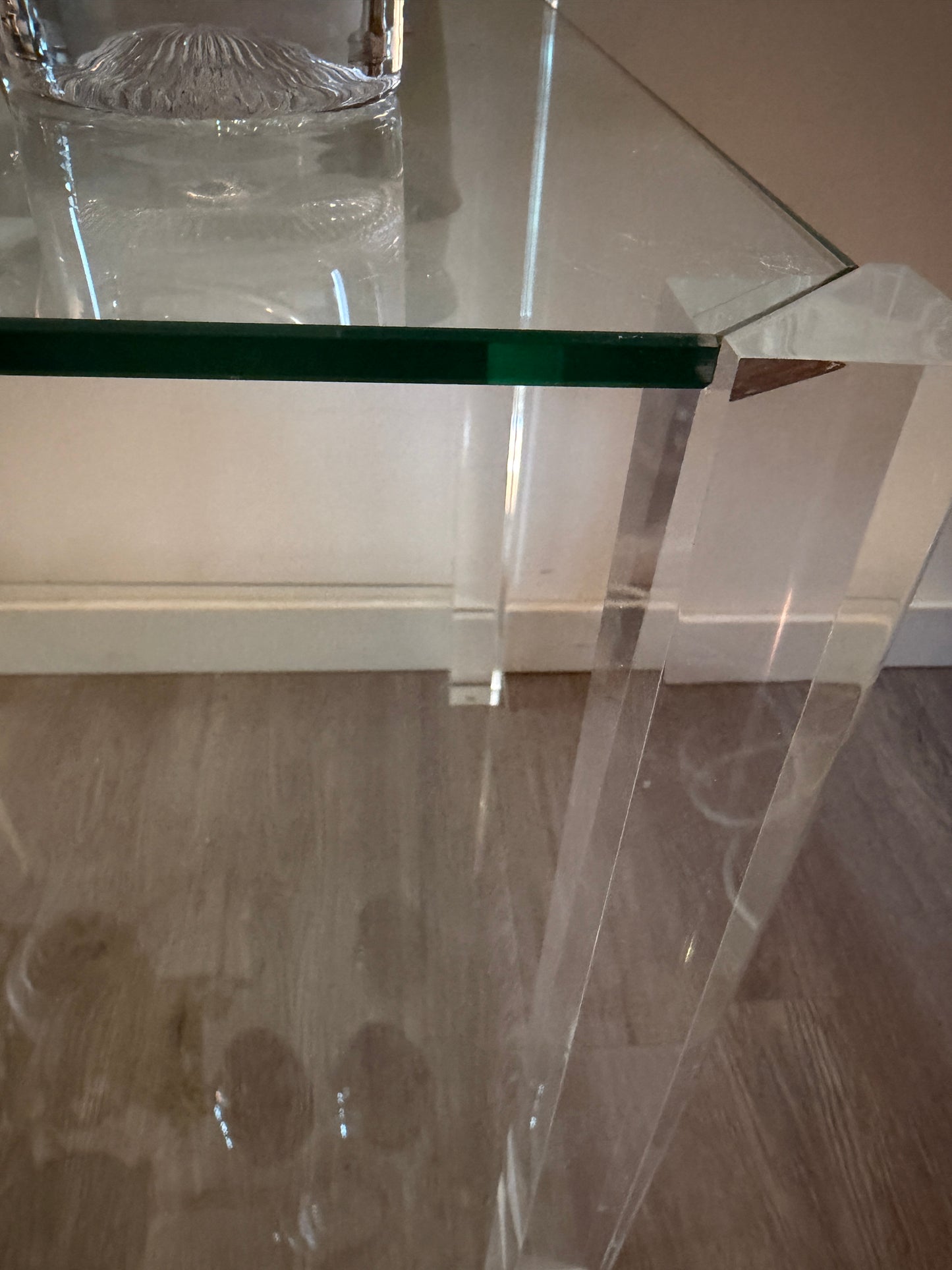 Lucite bijzettafel