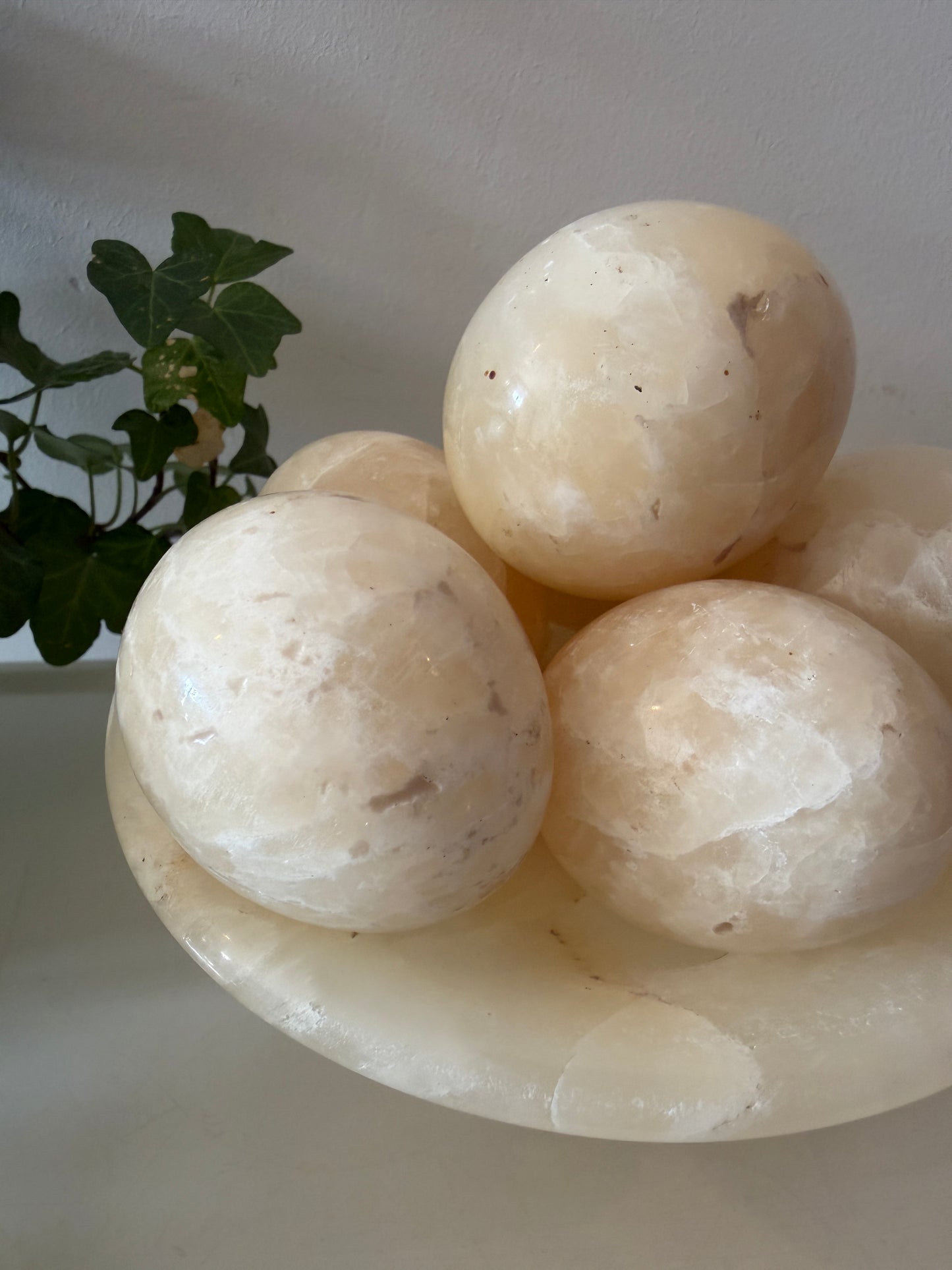 Italiaans albast schaal met 6 bollen