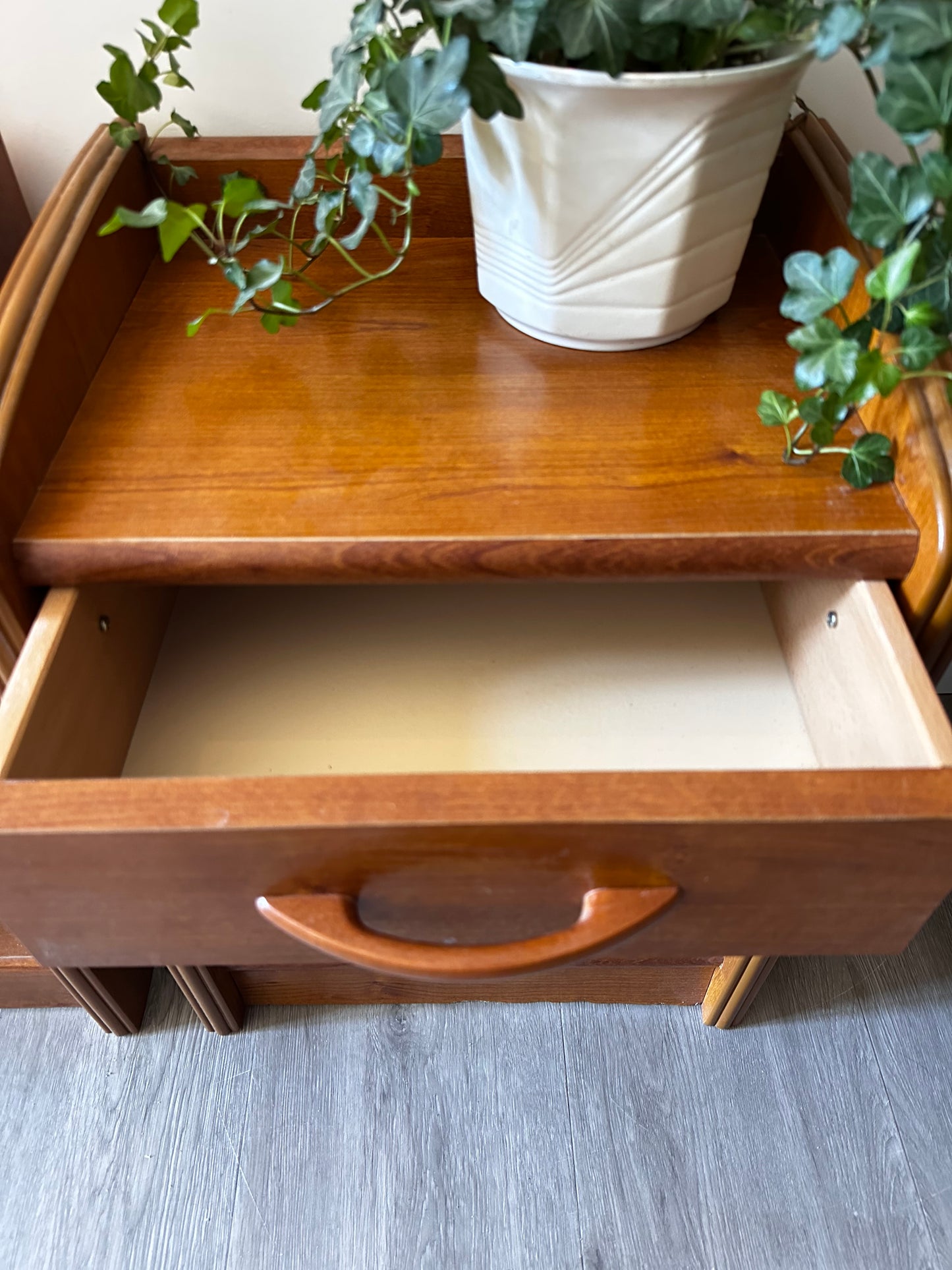 Set van 2 Scandinavisch design nachtkastjes