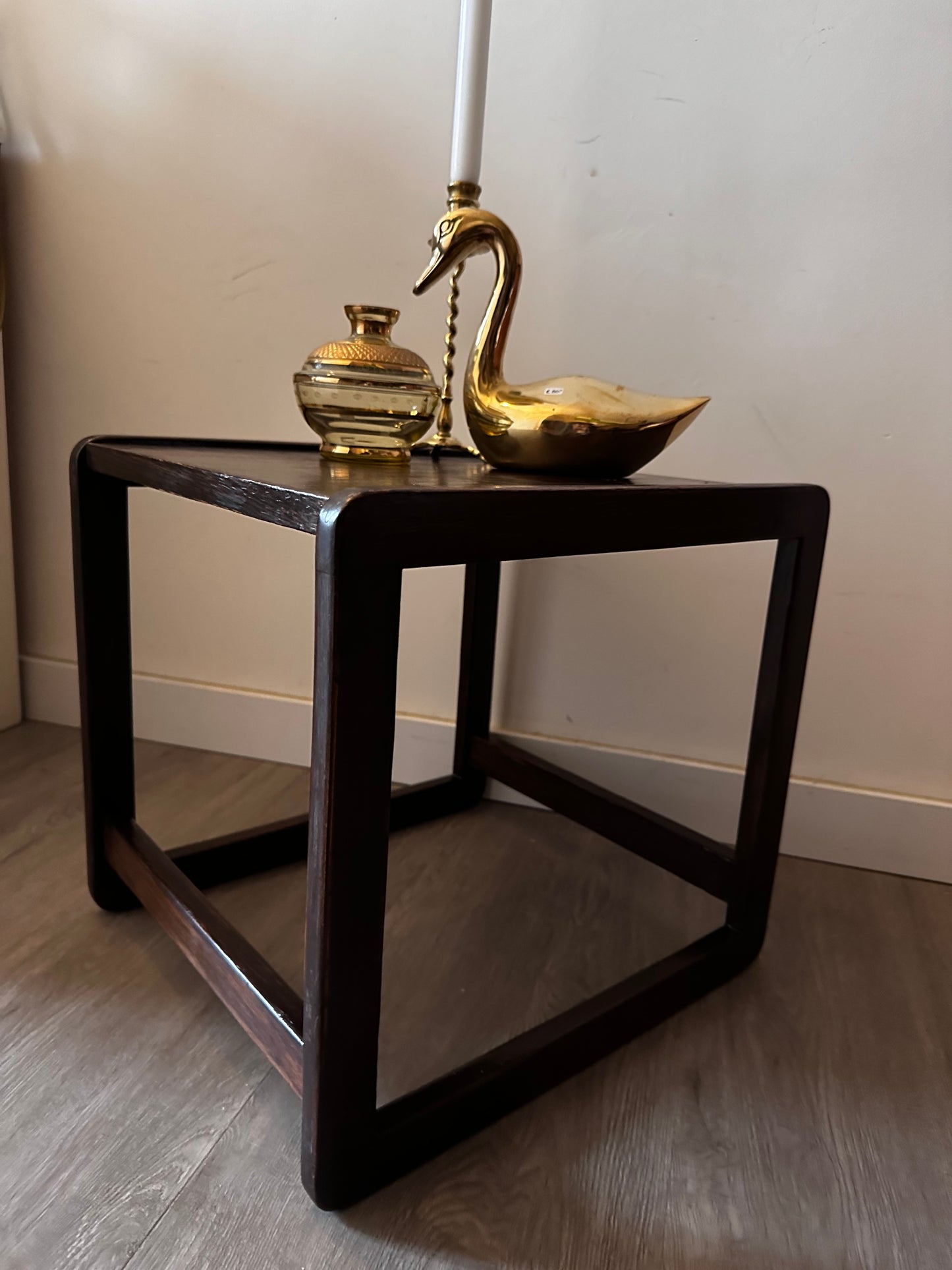 Deens design bijzettafeltje