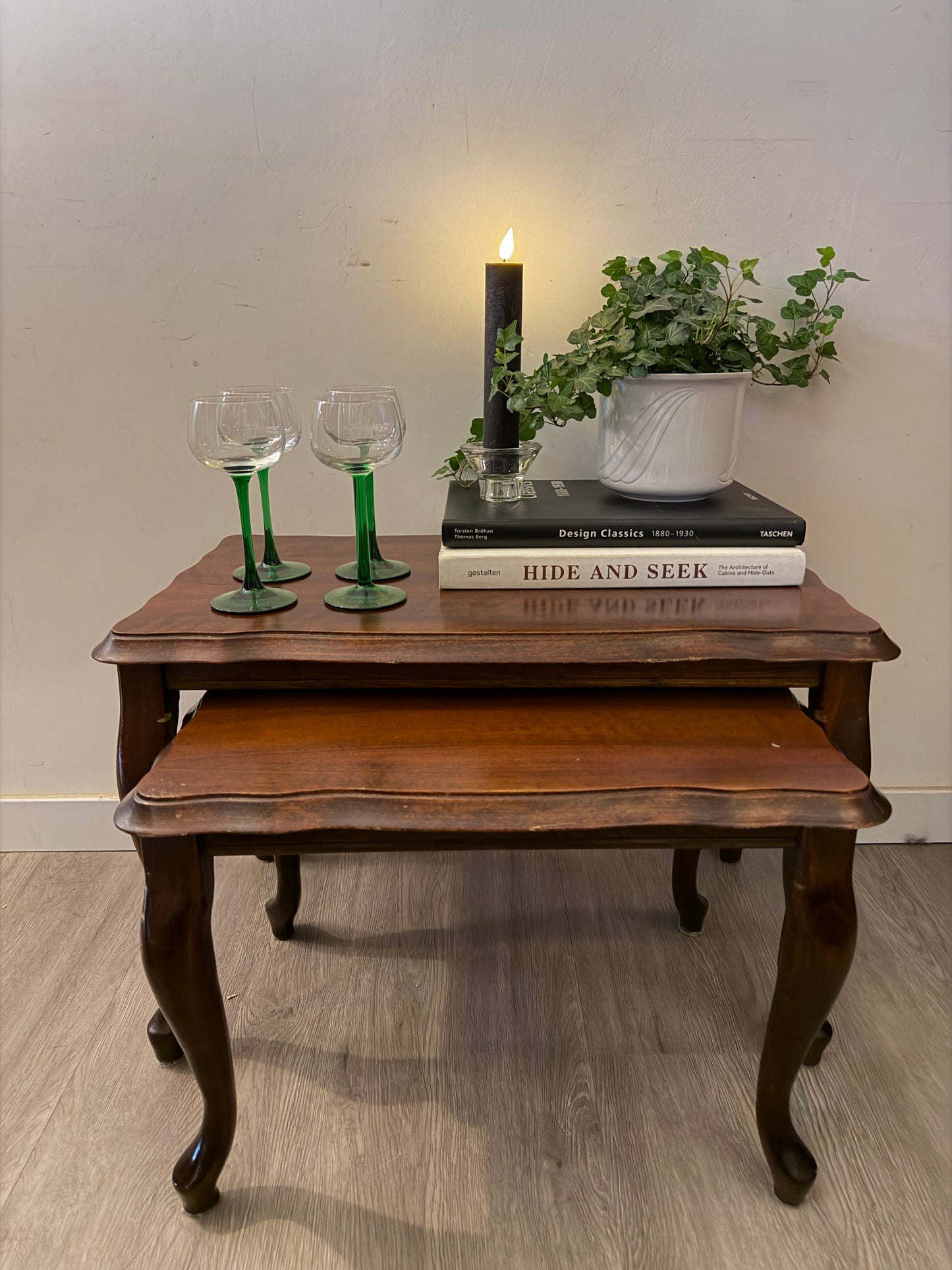 Set van 2 queen Ann tafeltjes bijzettafeltjes
