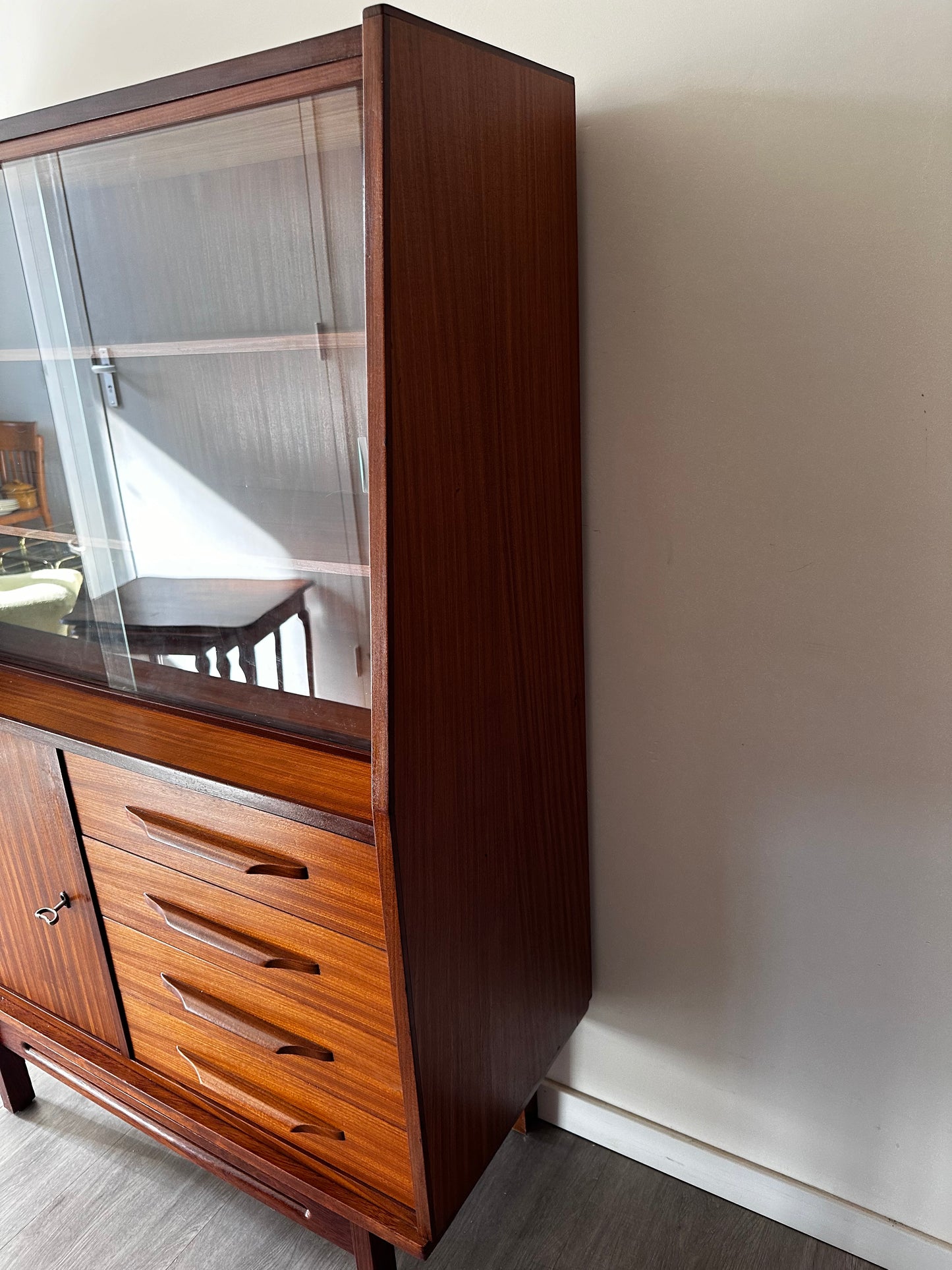 Mid Century High Board kast