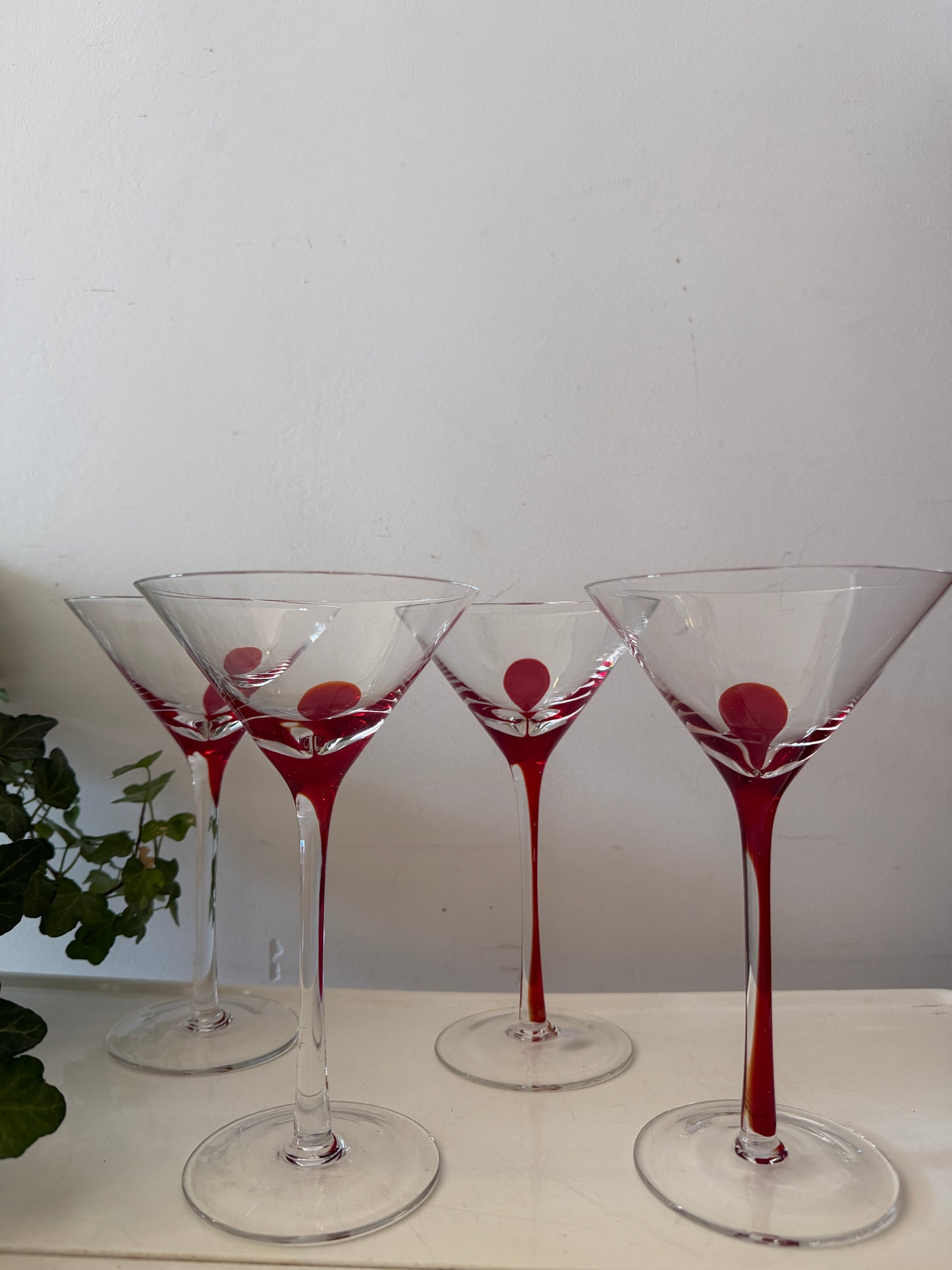 Pier 1 Imports Swirline Red cocktail glazen