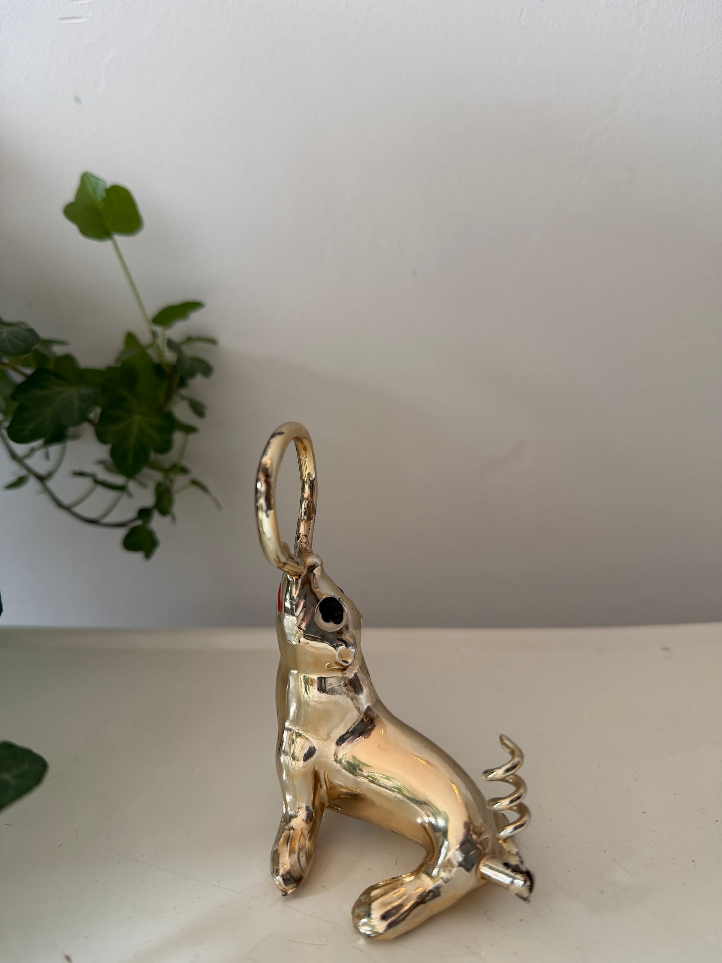 Flessenopener met kurkentrekker in de vorm van een zeehondje