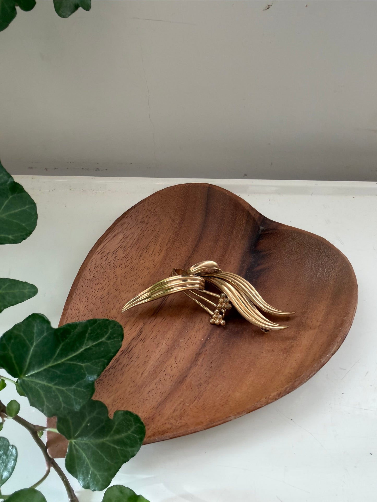 Vintage goudkleurige broche