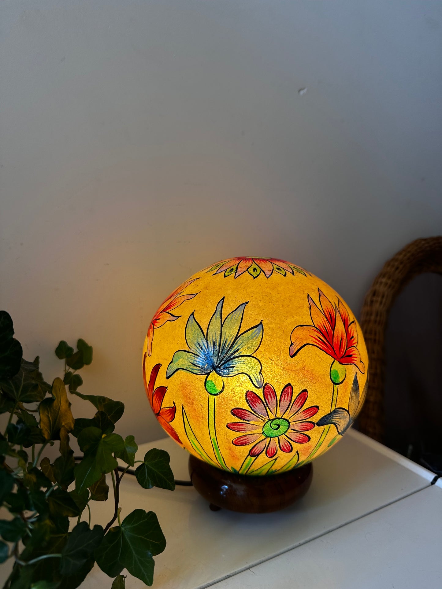 Vintage lamp perkament kamelen huid met bloemenmotief