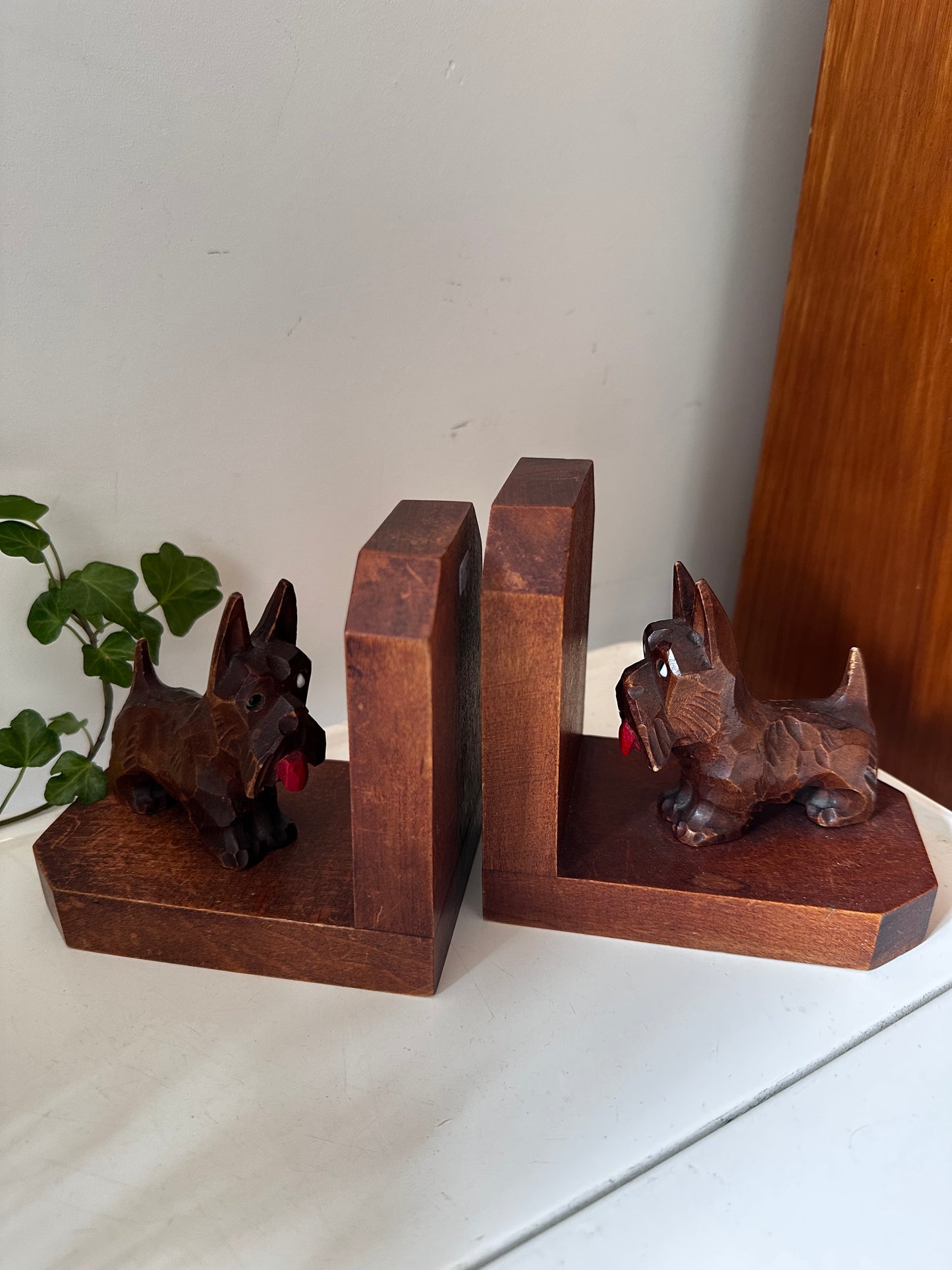 Boekensteunen met hondjes