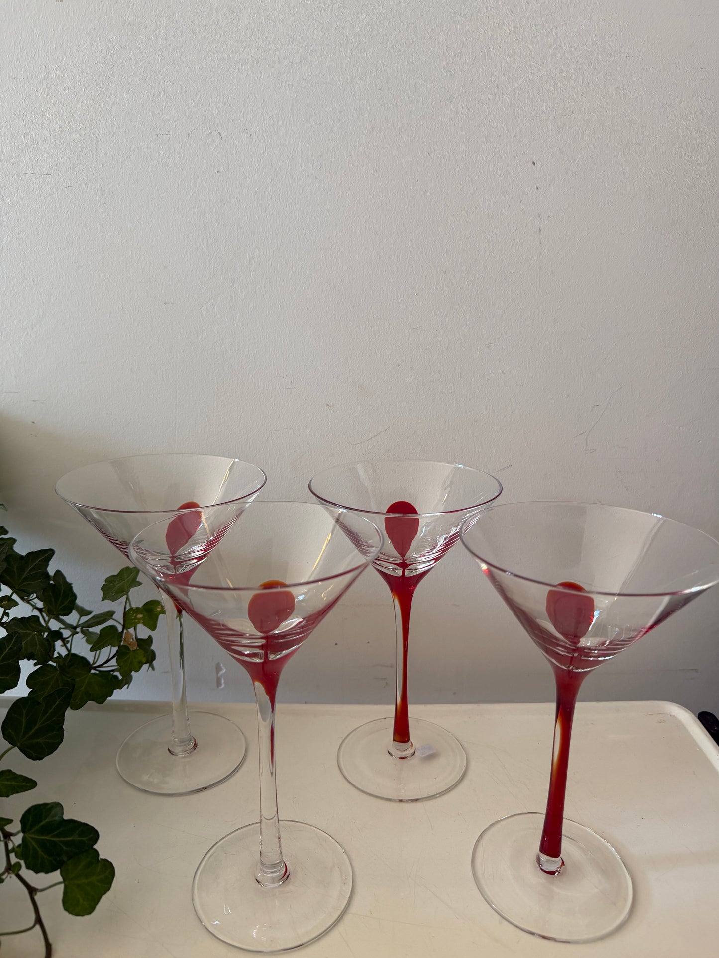 Pier 1 Imports Swirline Red cocktail glazen