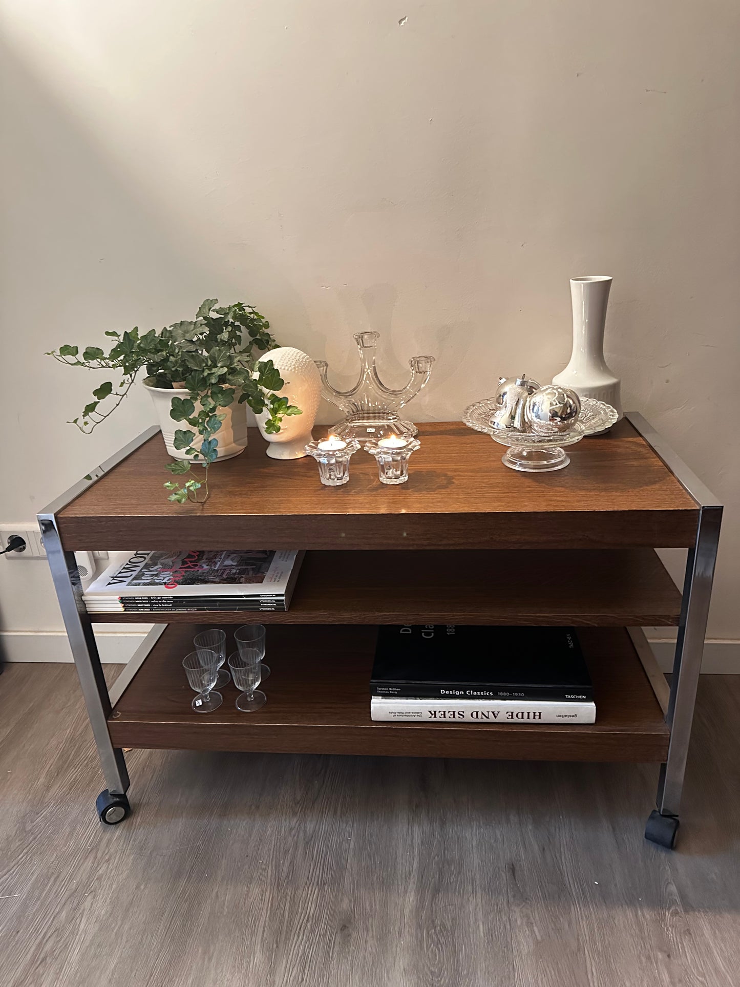 Jaren 70 vintage bijzettafel serveerwagen