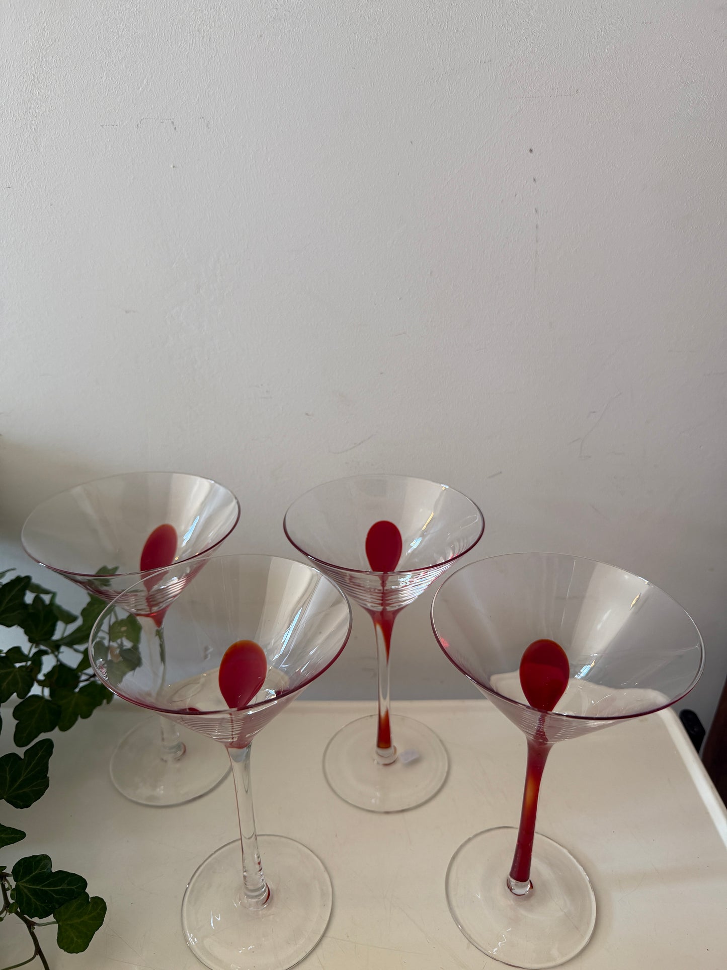Pier 1 Imports Swirline Red cocktail glazen