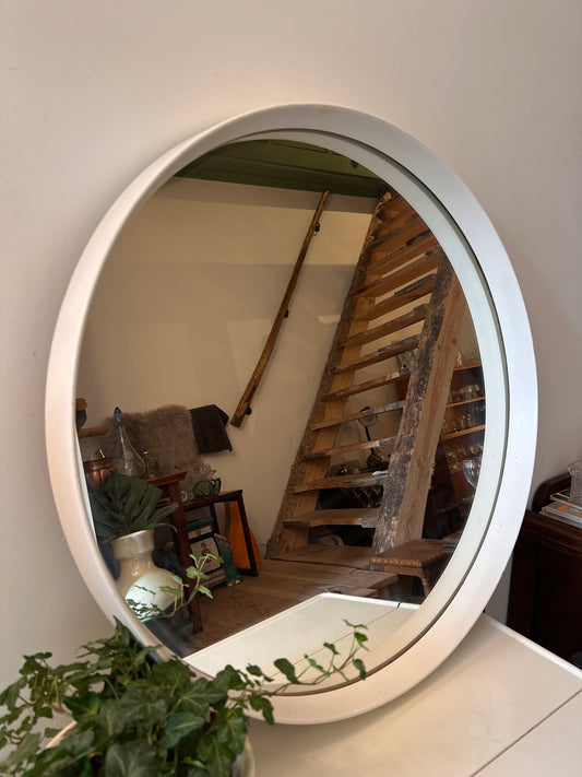 Jaren 70 rond spiegel met witte lijst