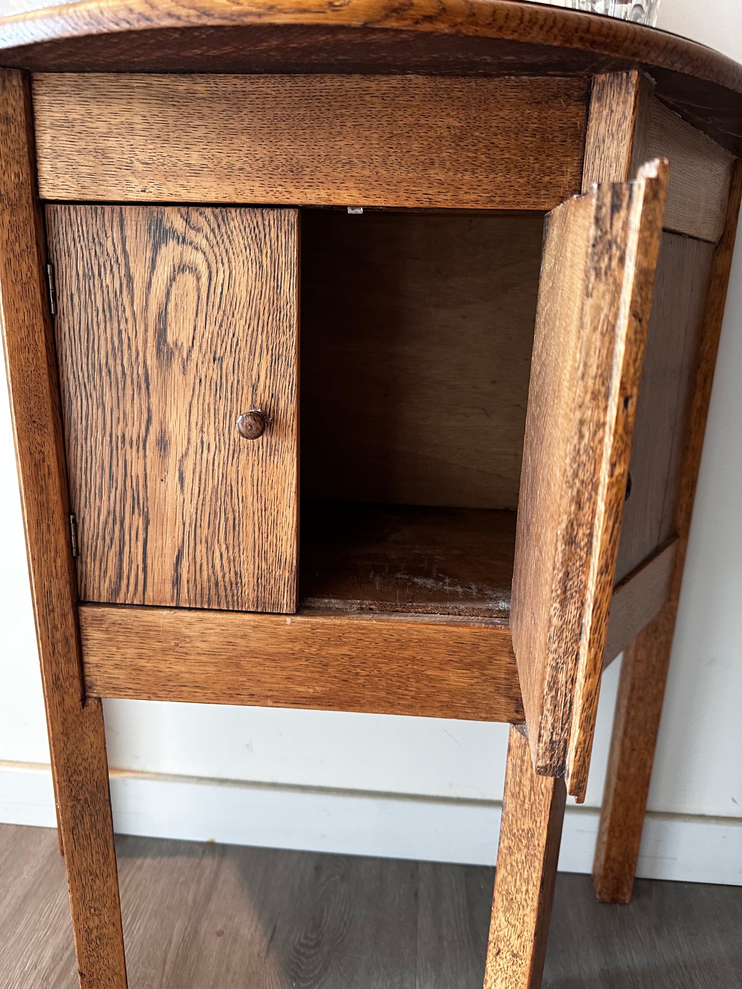 Jaren 70 kastje bijzettafeltje