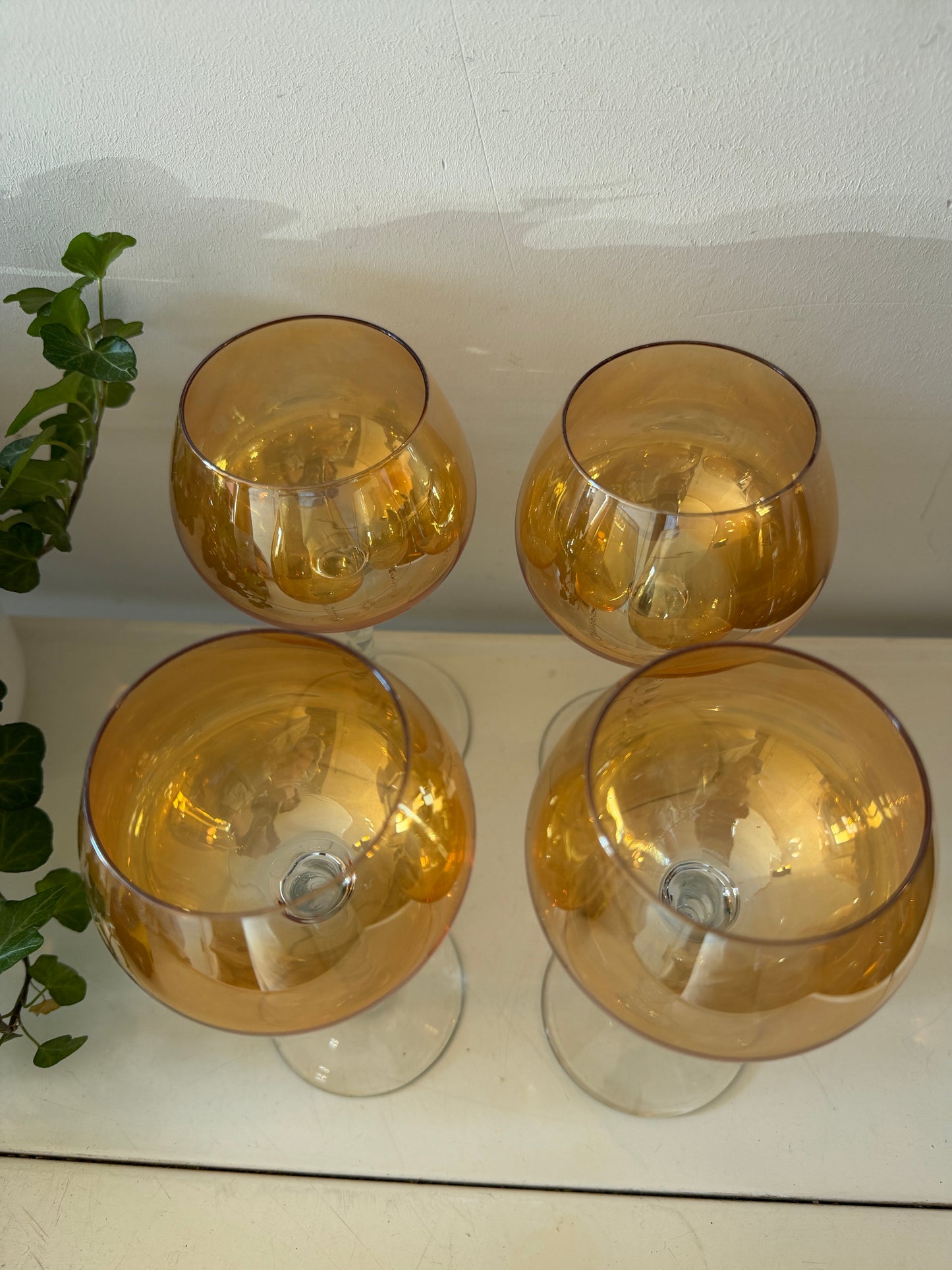 Jaren 30/50 amberkleurige wijnglazen