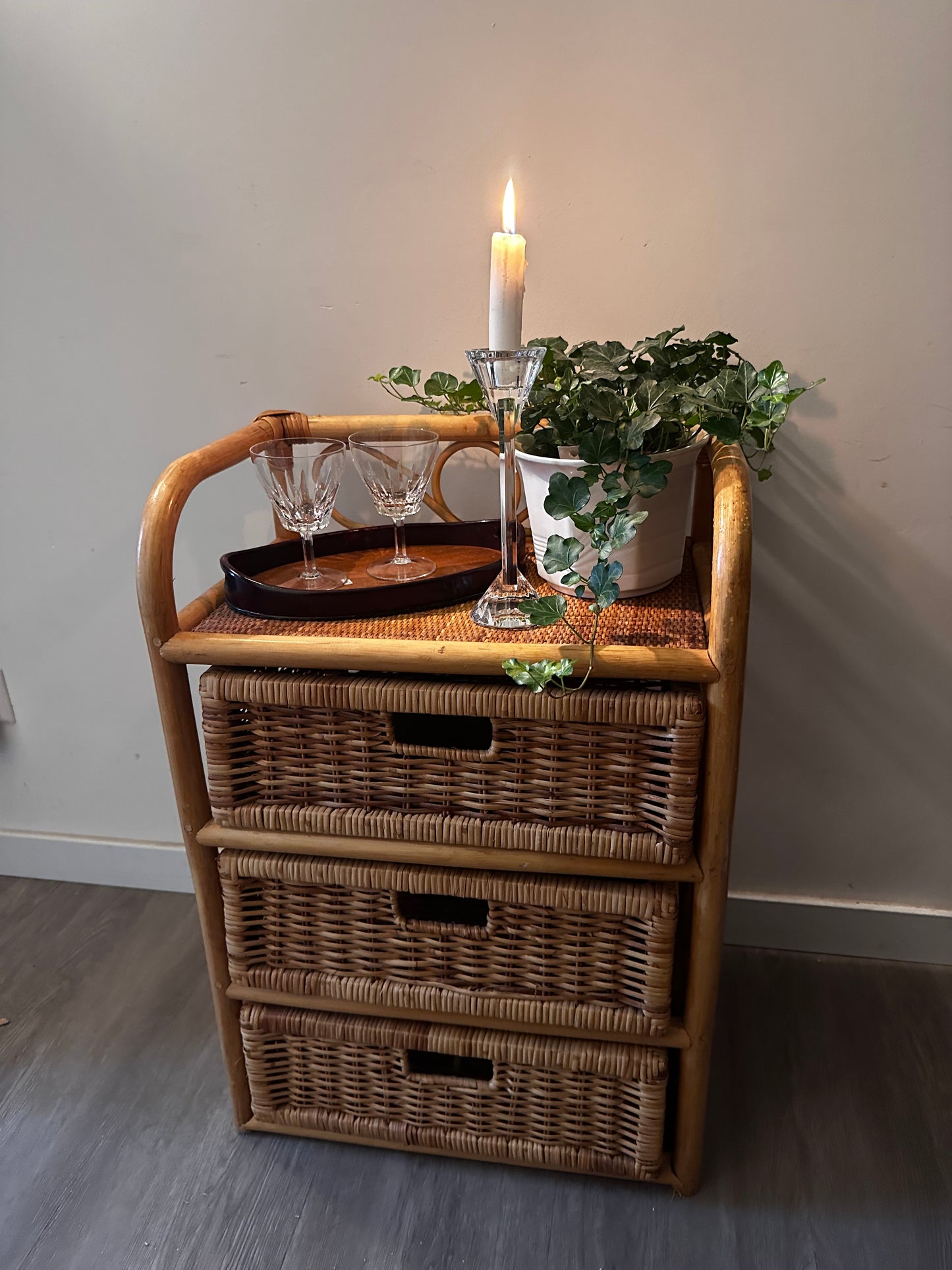 Vintage rotan ladekast