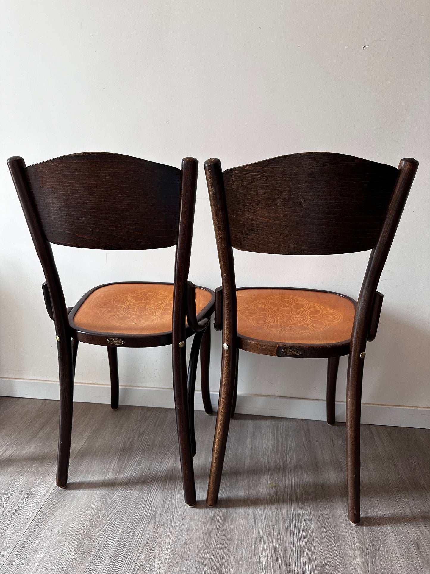 2 Thonet stijl vintage houten stoelen