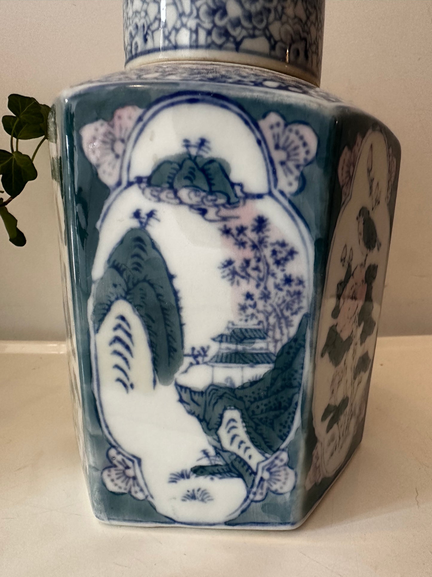 Porseleinen Chinees theebusje