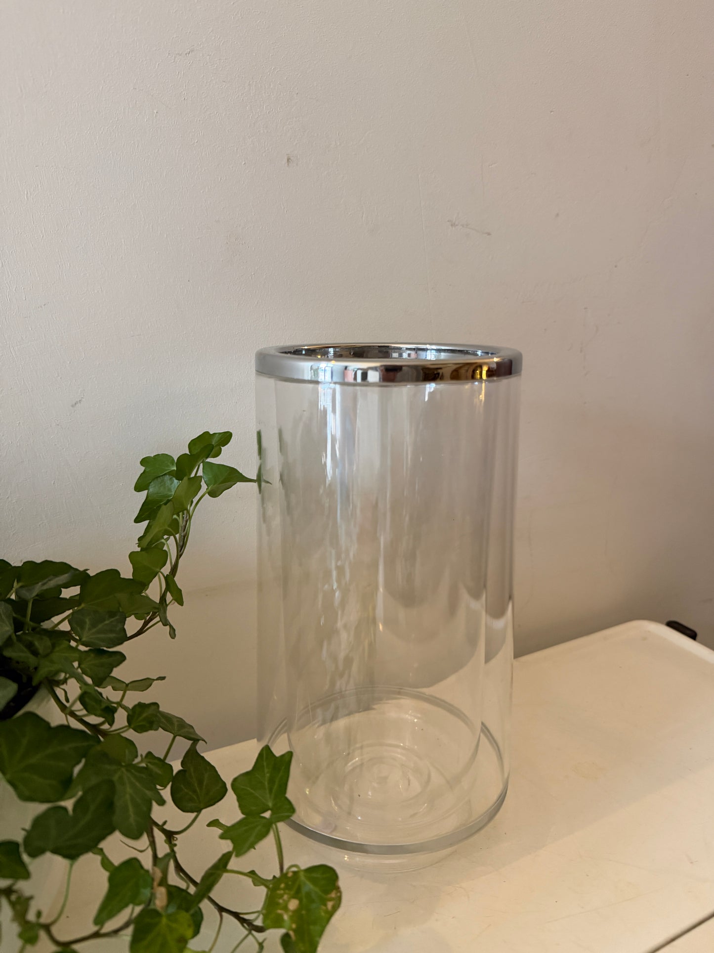 Kunststof wijnkoeler met chrome rand