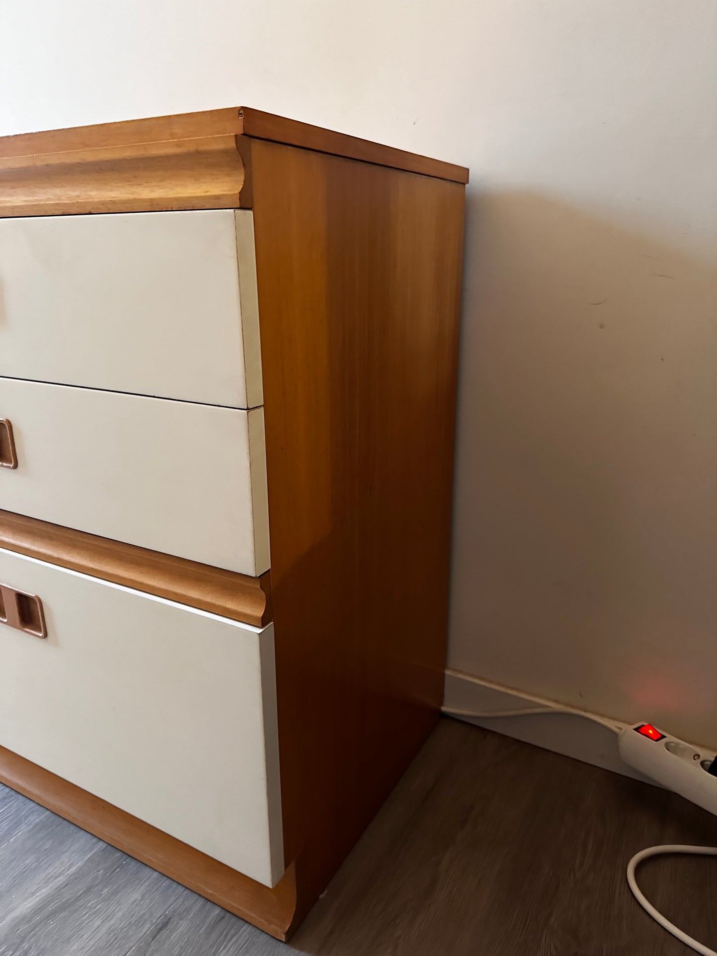 Deens design ladekastje