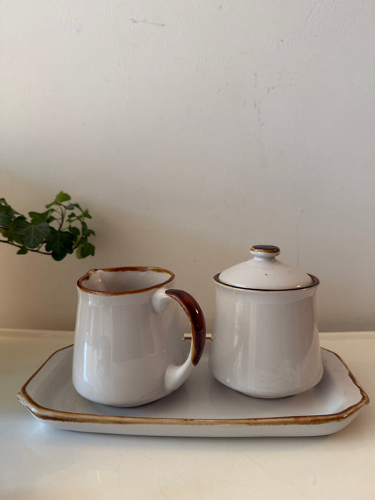 Melk en suiker kannetje met schaal jaren 70