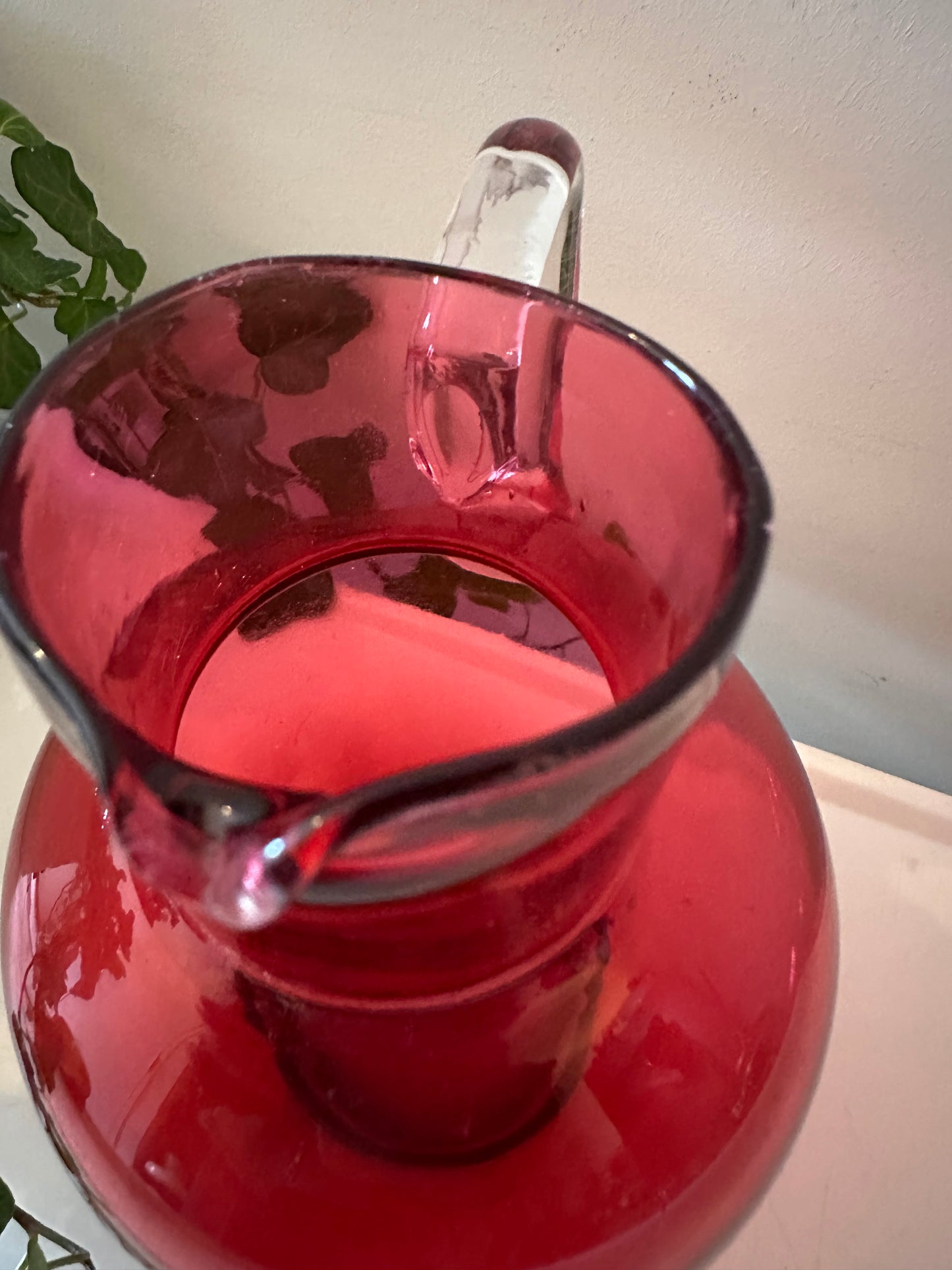 Cerise roze karaf Scandinavisch design