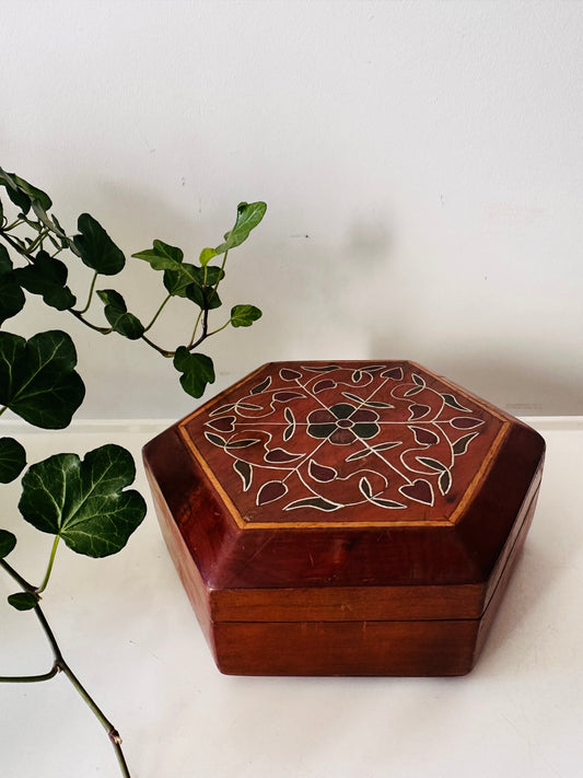 Vintage bewaardoosje ingelegd motief