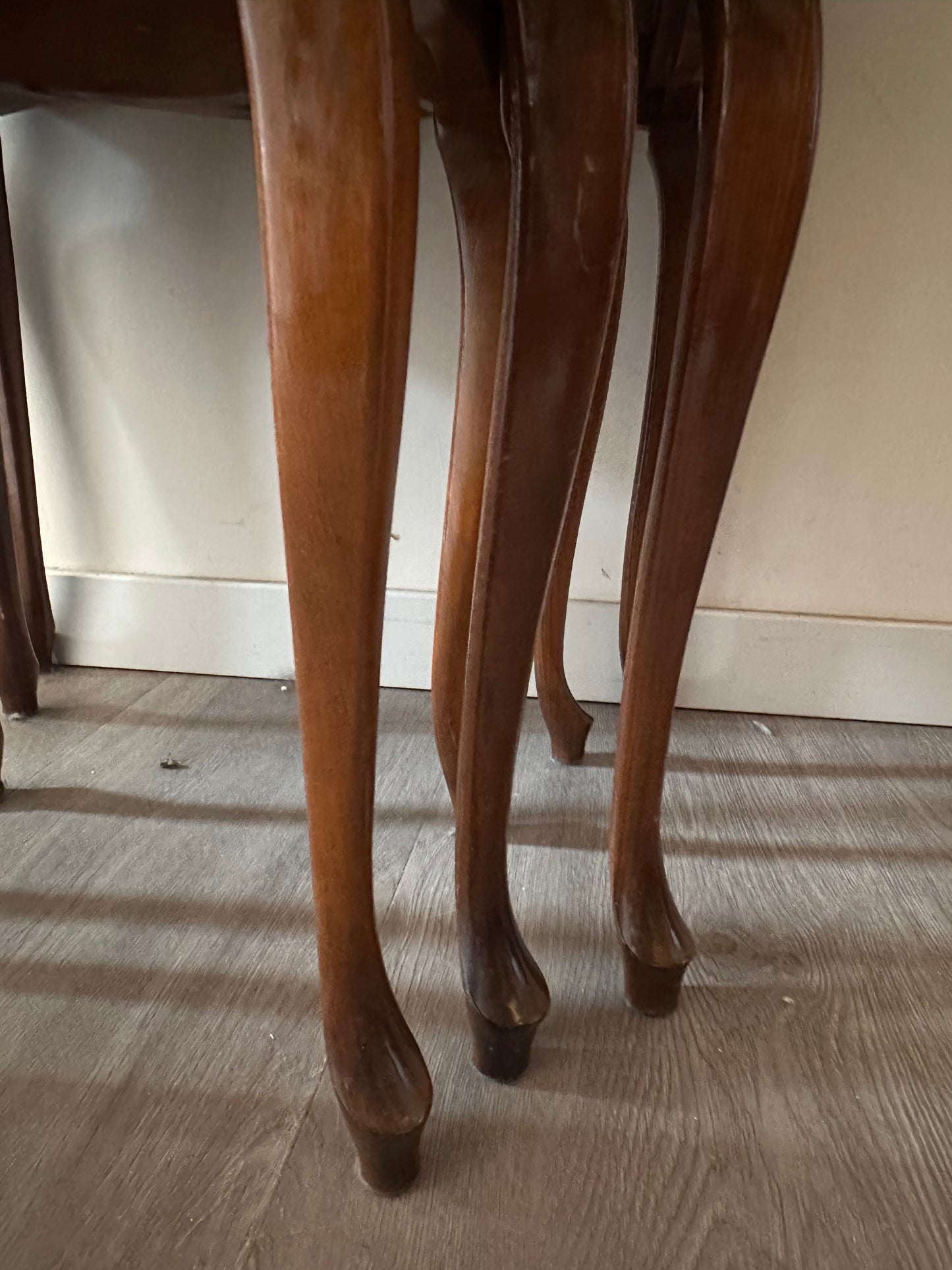 Nesting tables set van 3