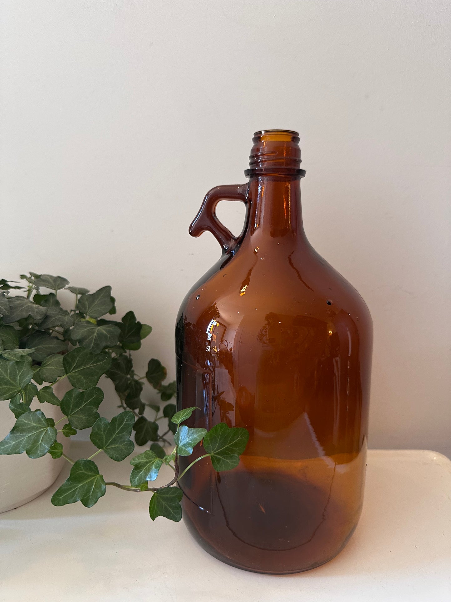 Amberkleurige flesvaas