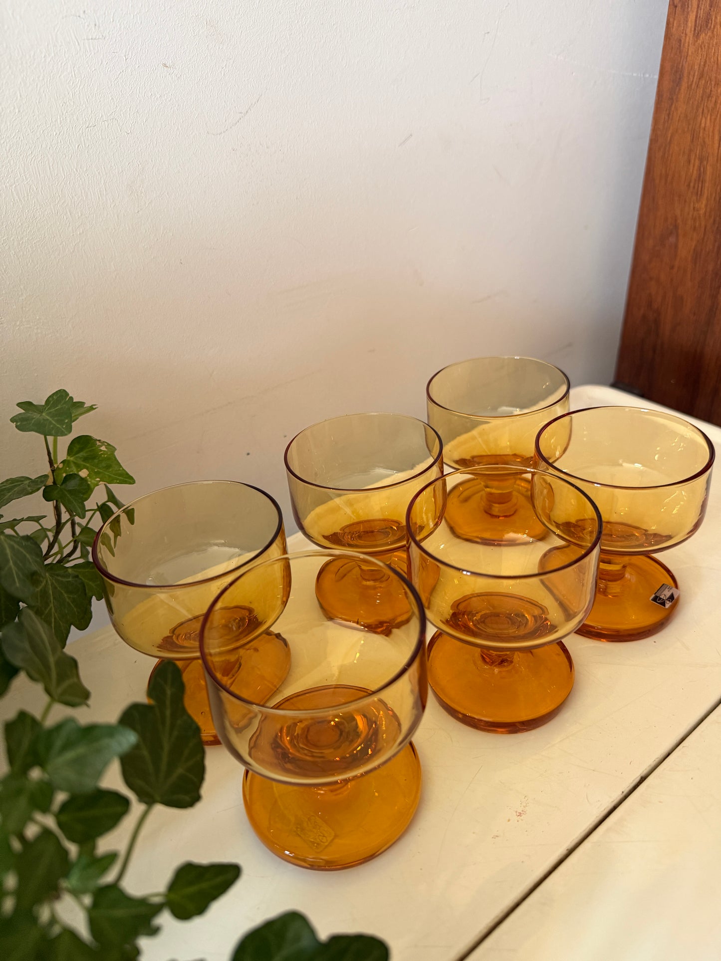 Set van 6 Italiaanse coupe glazen amber